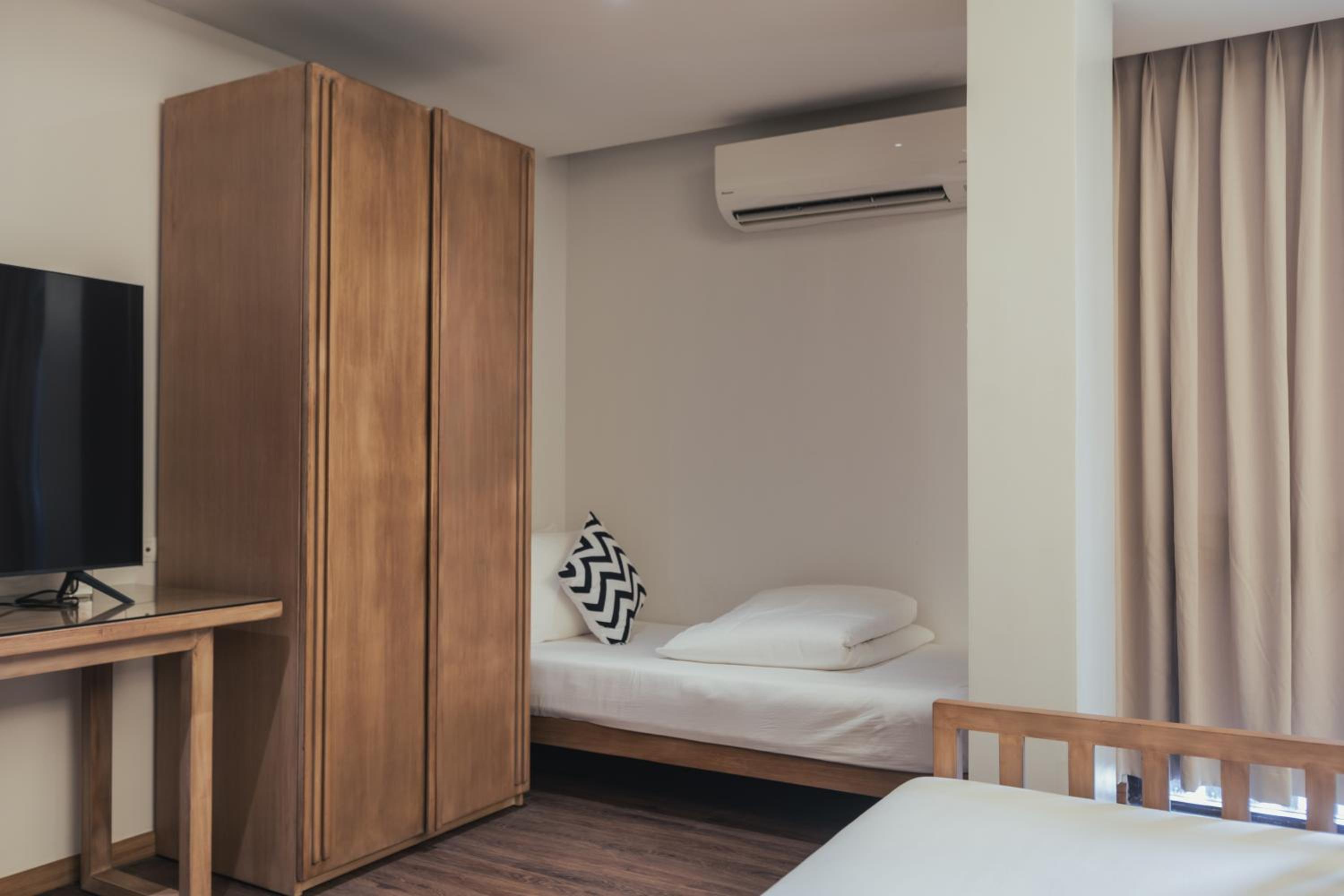 Deluxe Suite - Photo 2