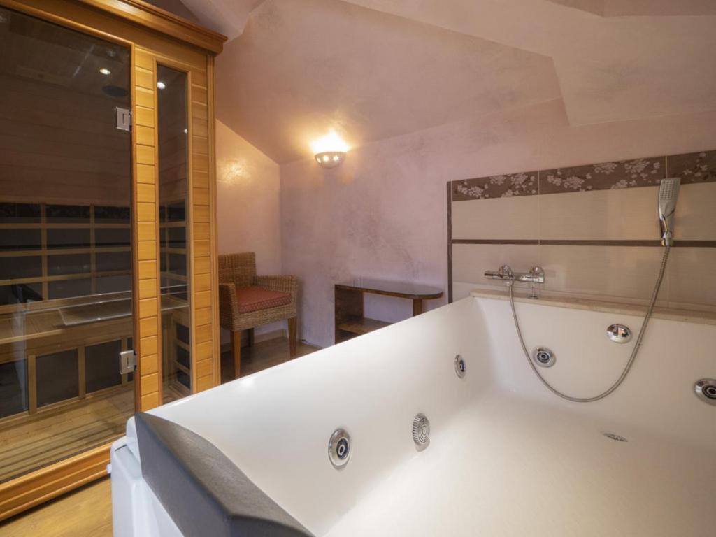Suite with Sauna - Photo 4