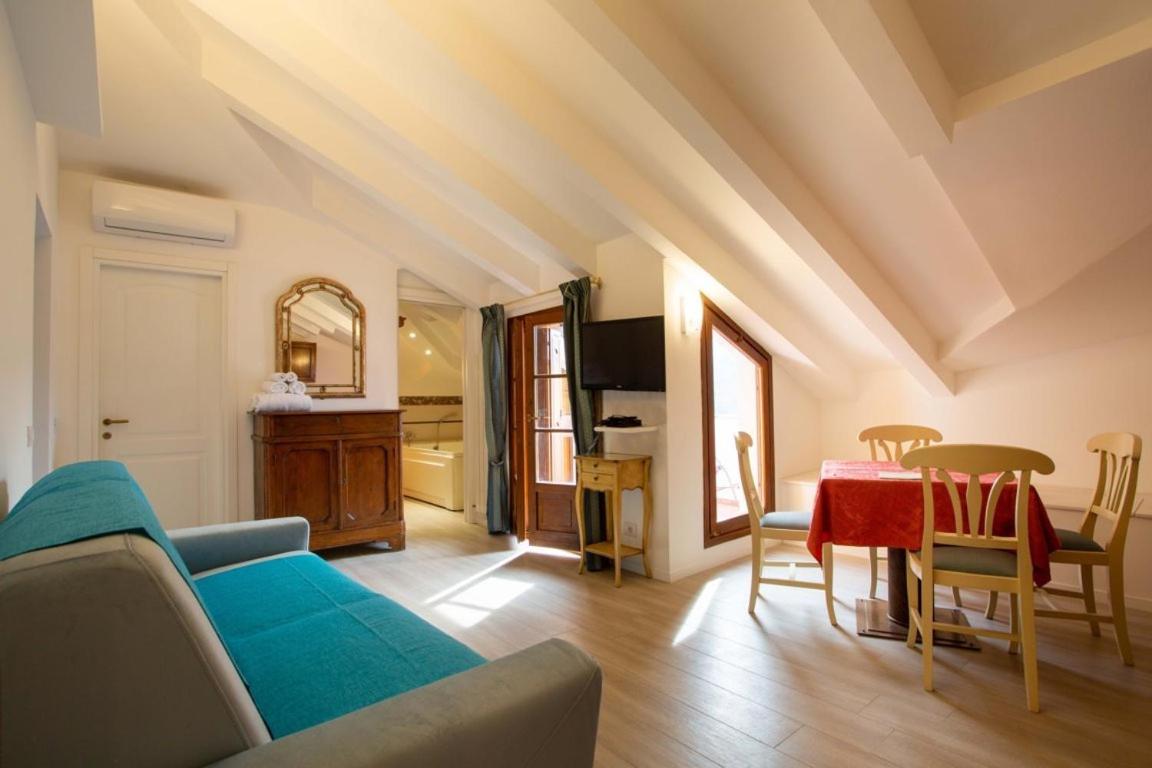 Suite with Sauna - Photo 9