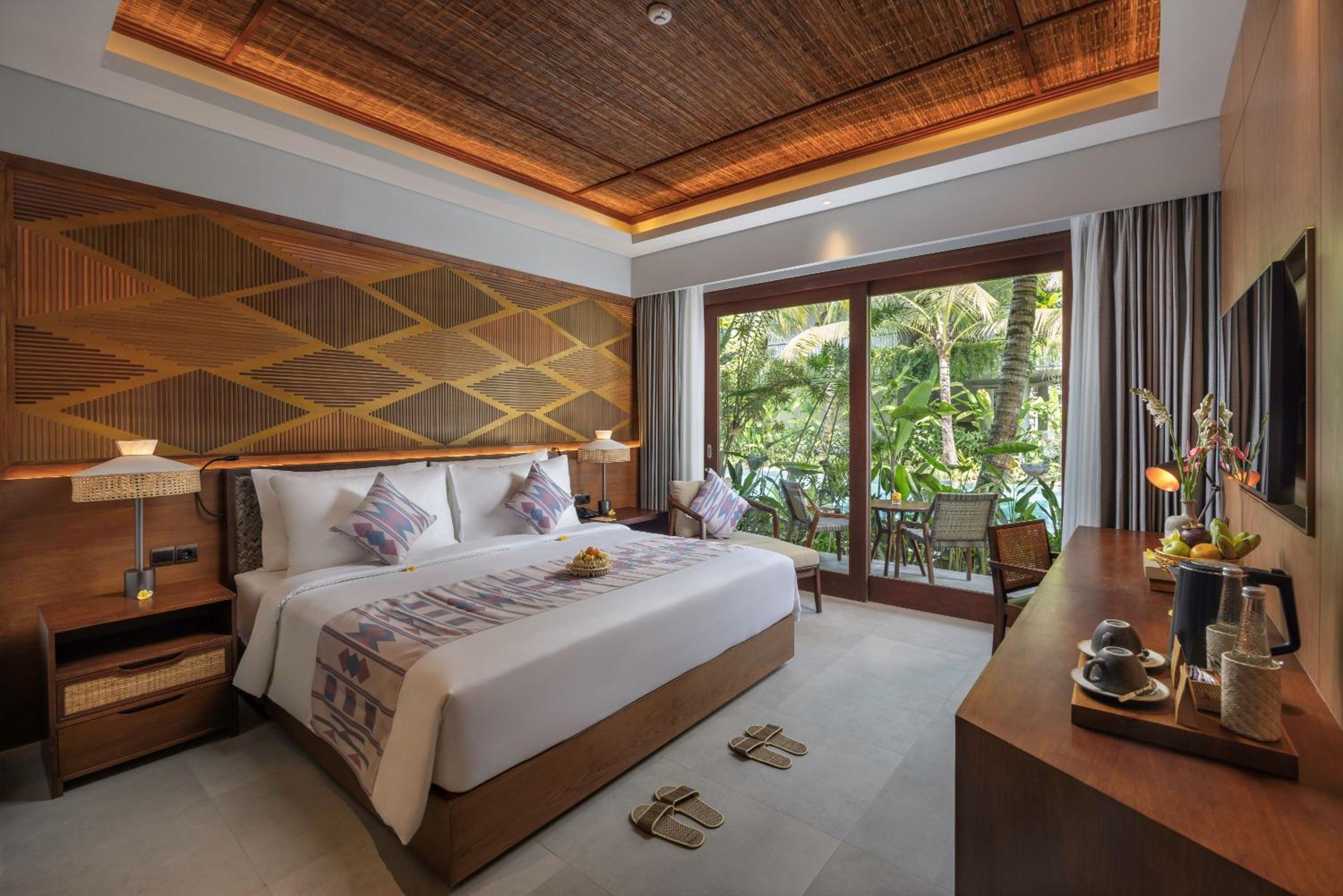 Deluxe Double Room with Bath and Daily Afternoon Tea  - Photo 1