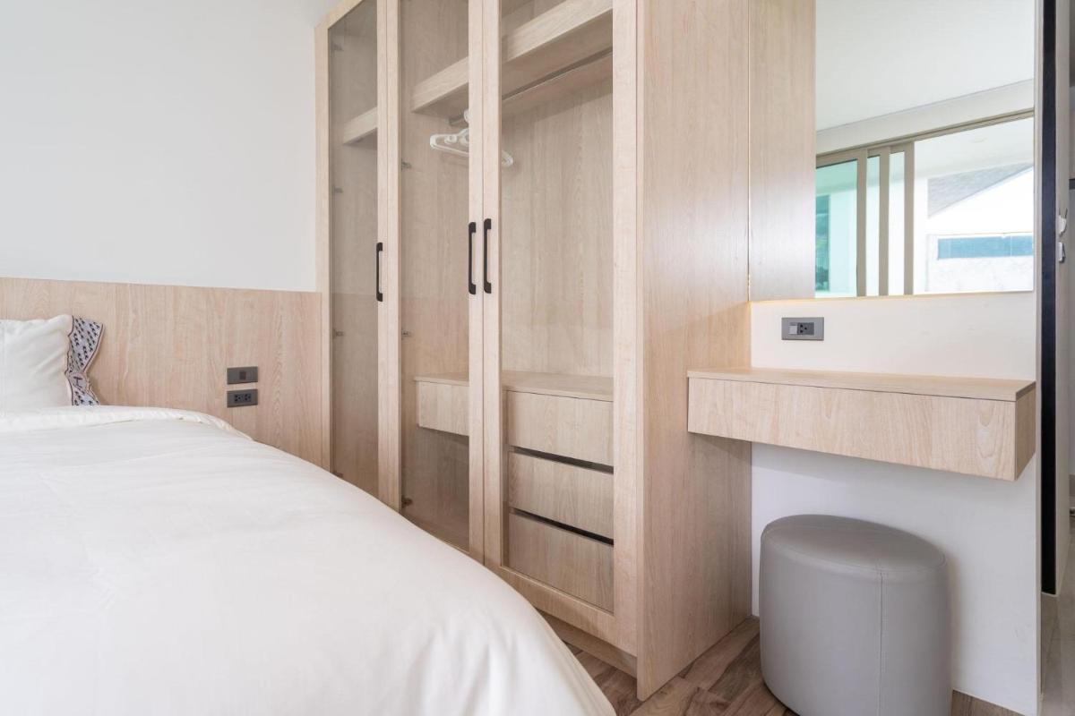 Apartment with Sea View - Photo 10