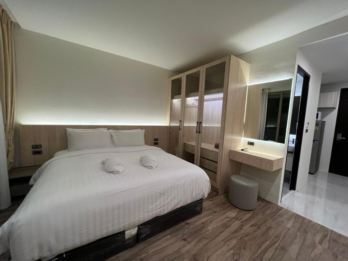 Apartment with Sea View - Photo 9