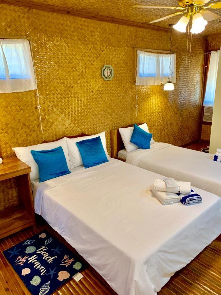 Deluxe Triple Room with Sea View photo 3