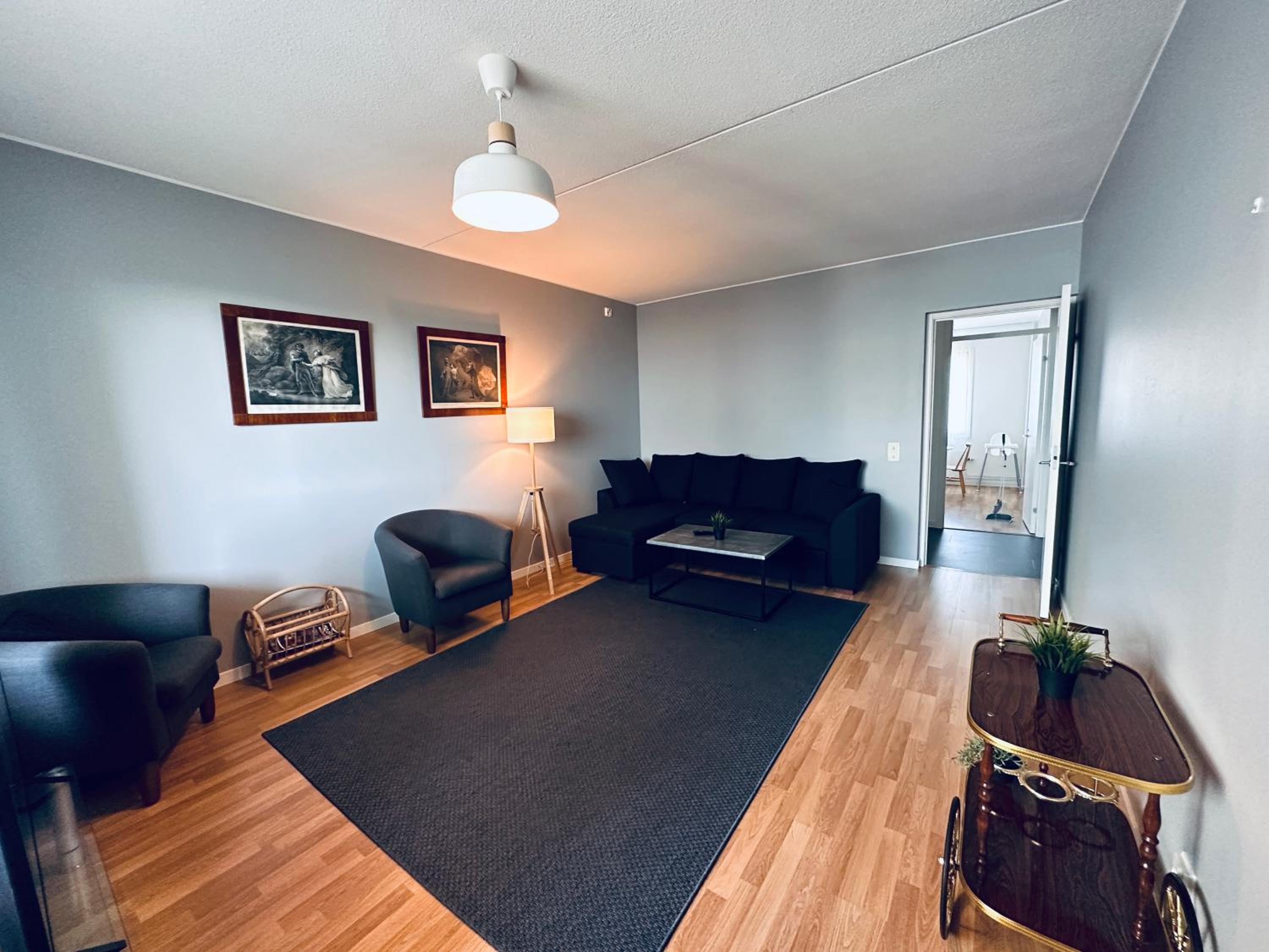 One-Bedroom Apartment - Photo 3