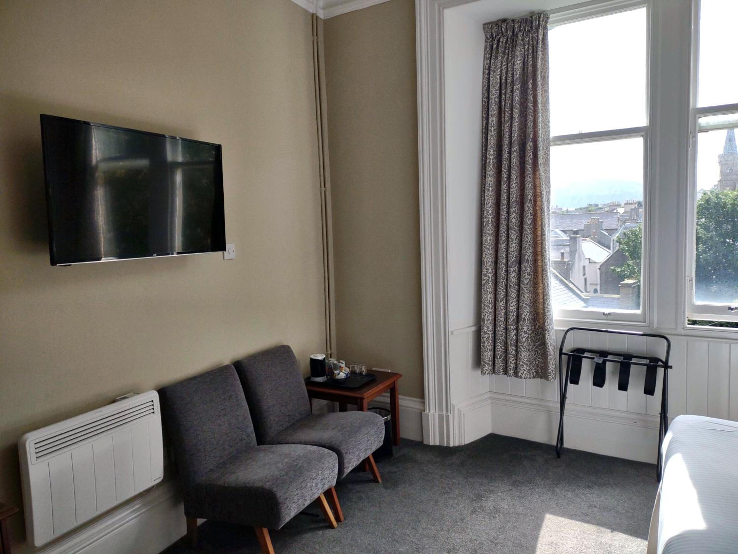 Double Room with Private Bathroom - Photo 32