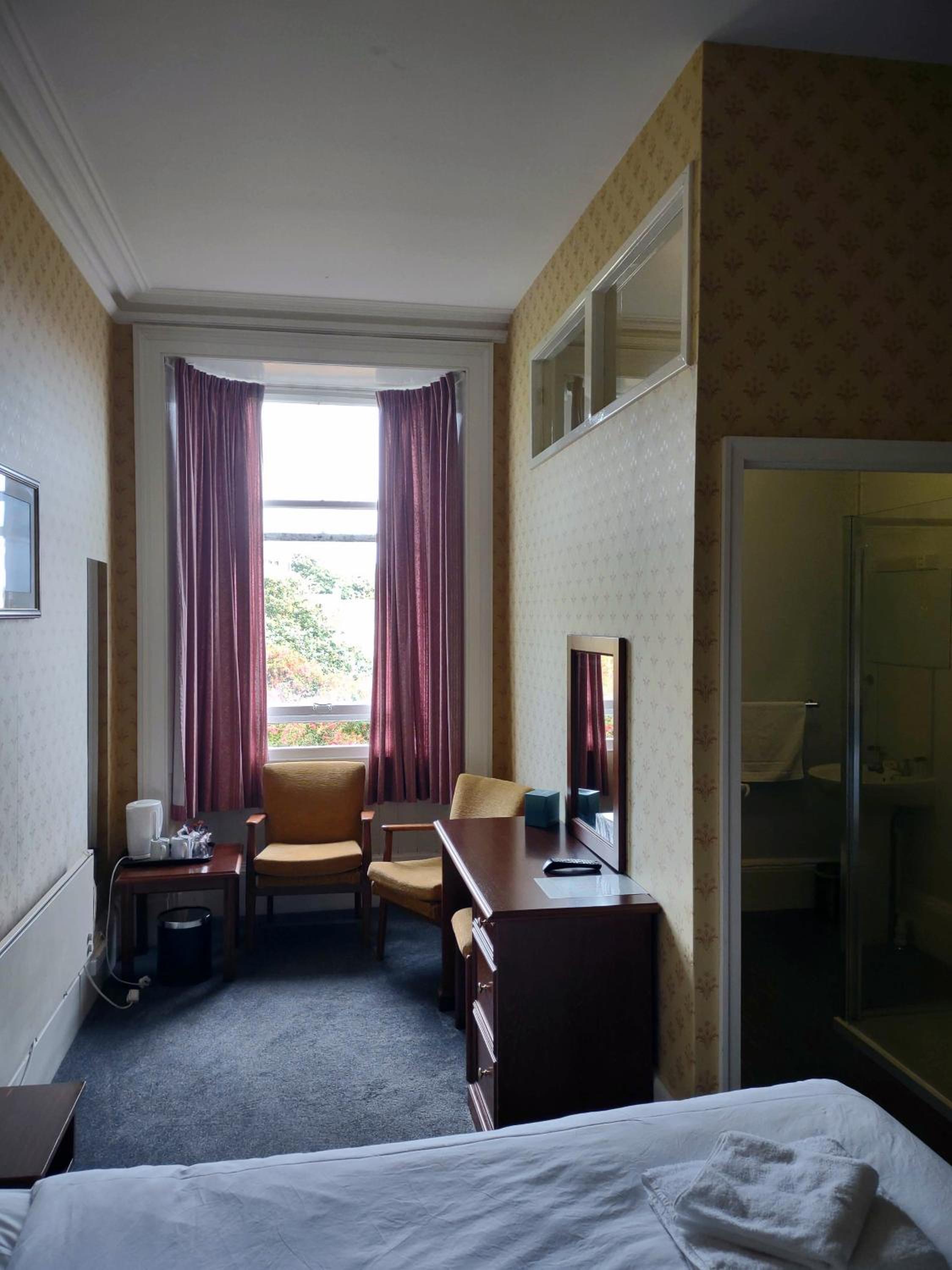 Double Room with Private Bathroom - Photo 25