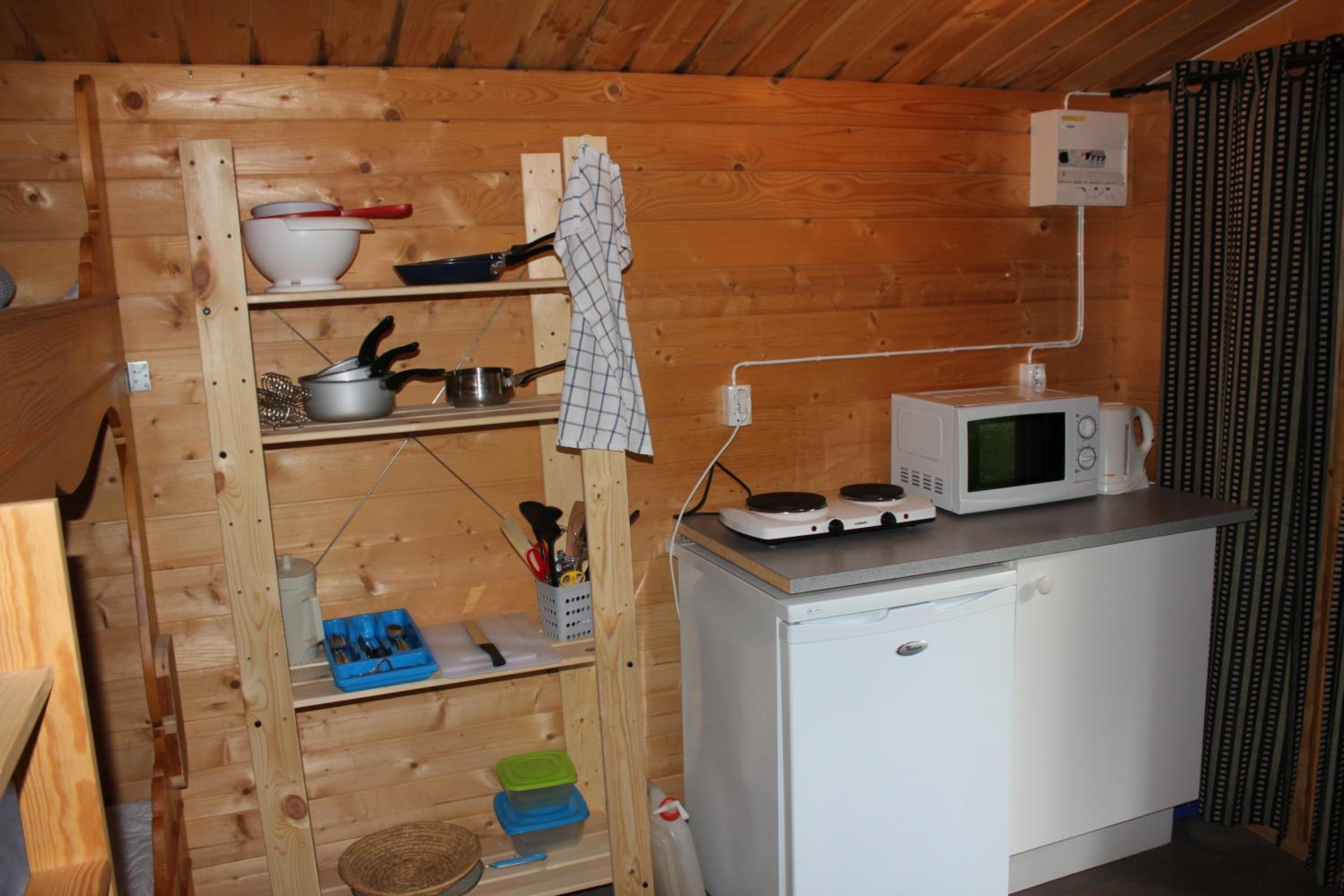 Economy Cottage with Kitchenette - Photo 9
