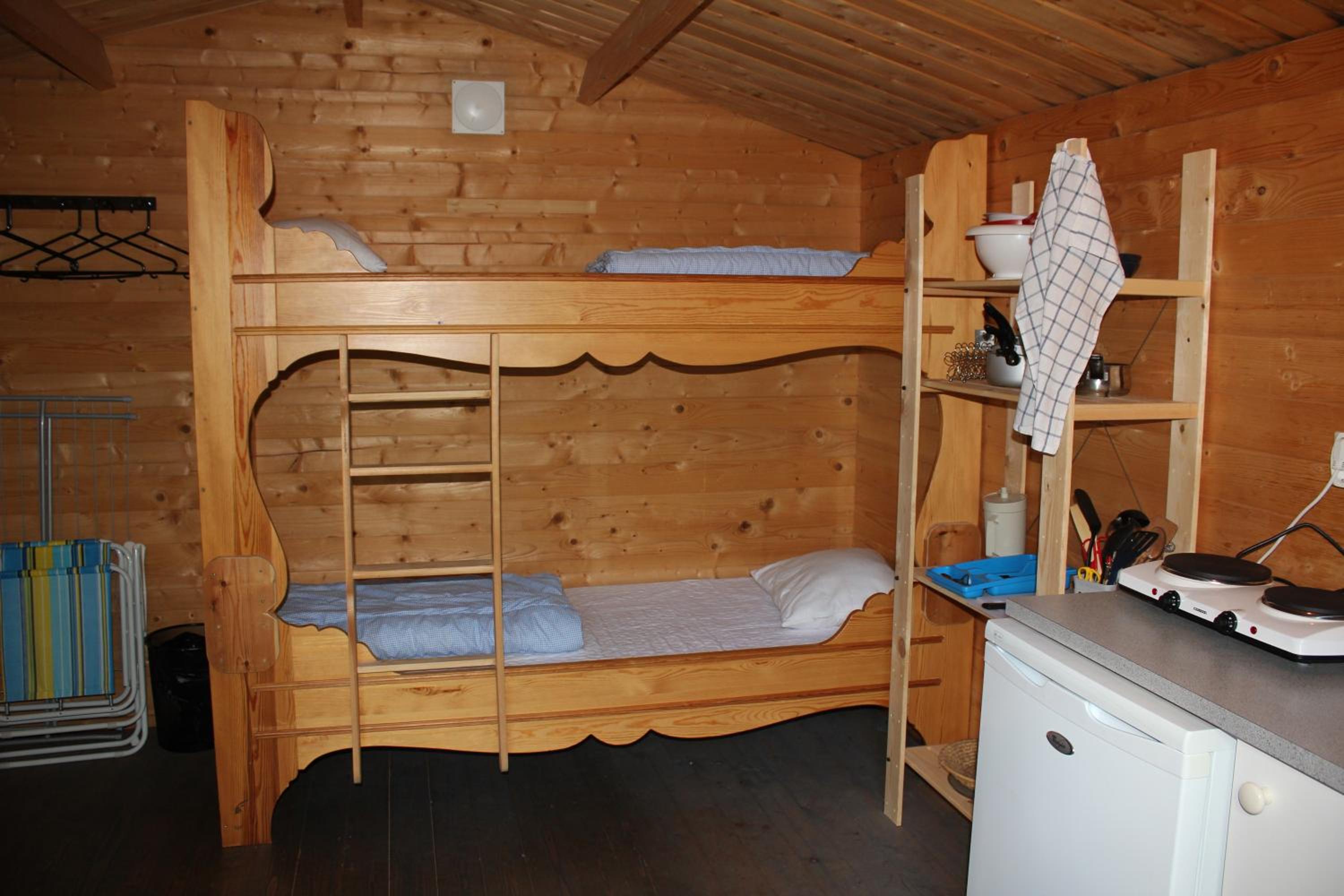Economy Cottage with Kitchenette - Photo 15