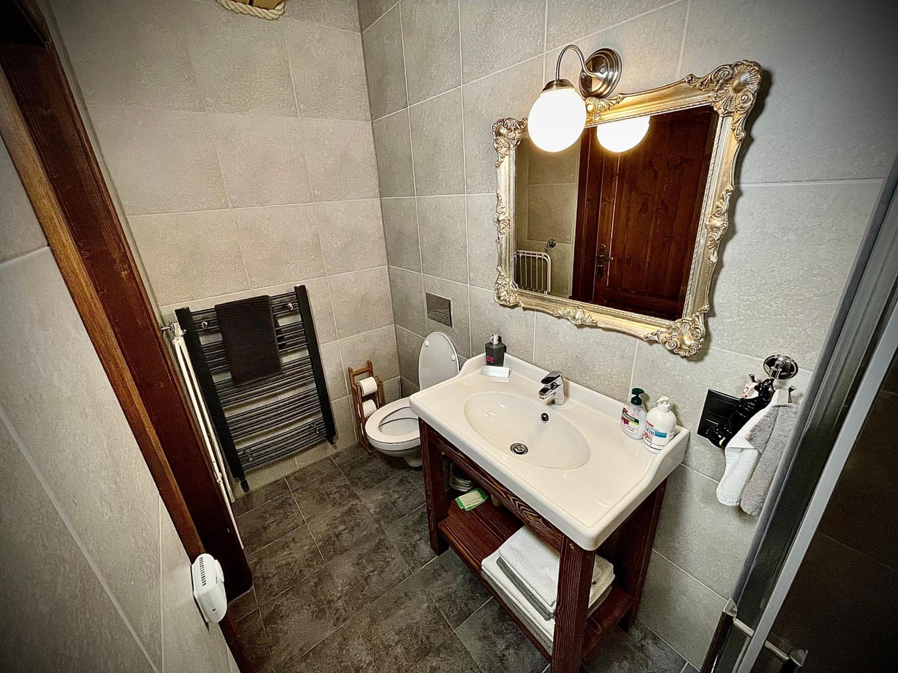Deluxe Apartment photo 2