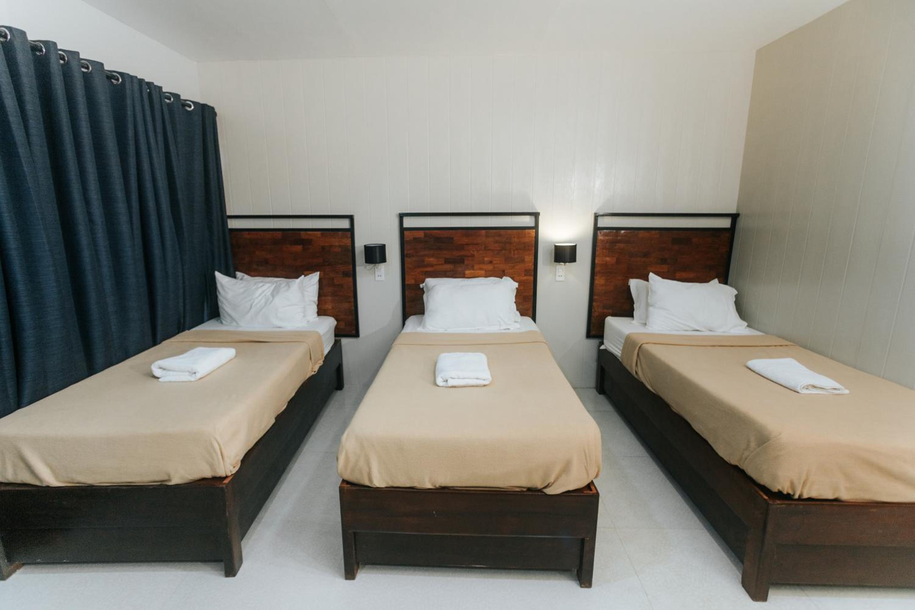 Deluxe Triple Room photo 2