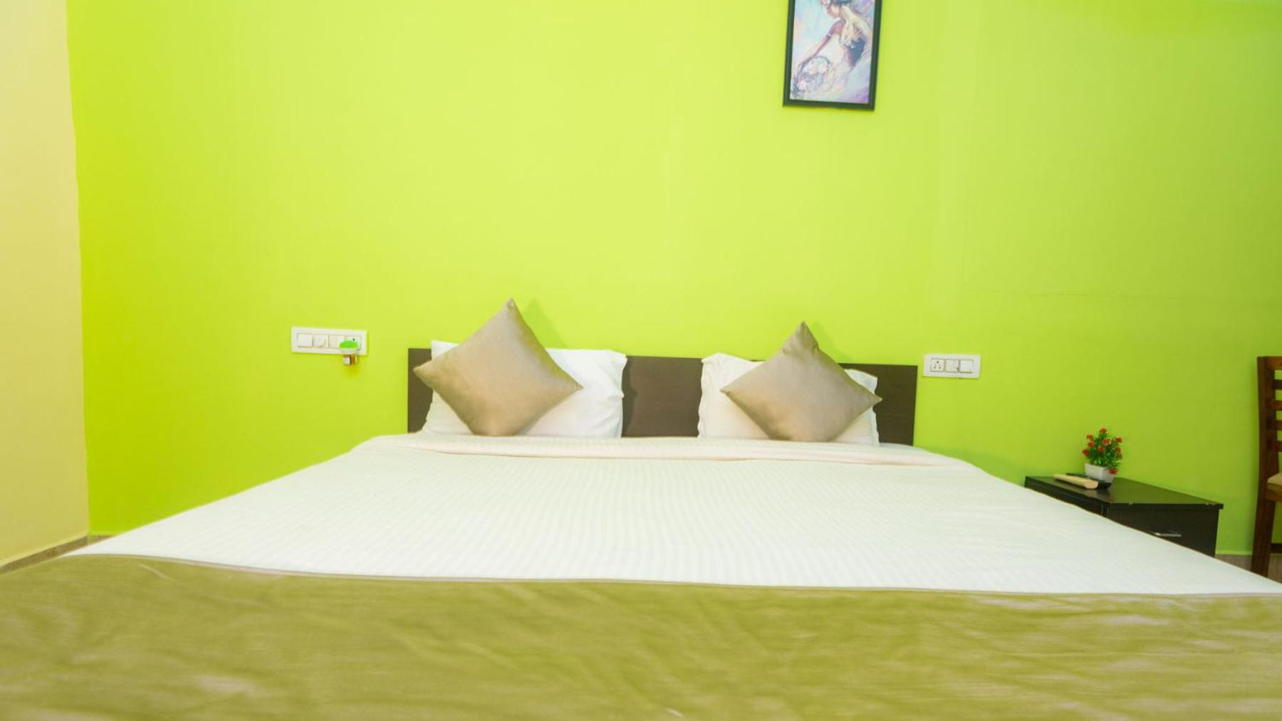 Standard King Room photo 3