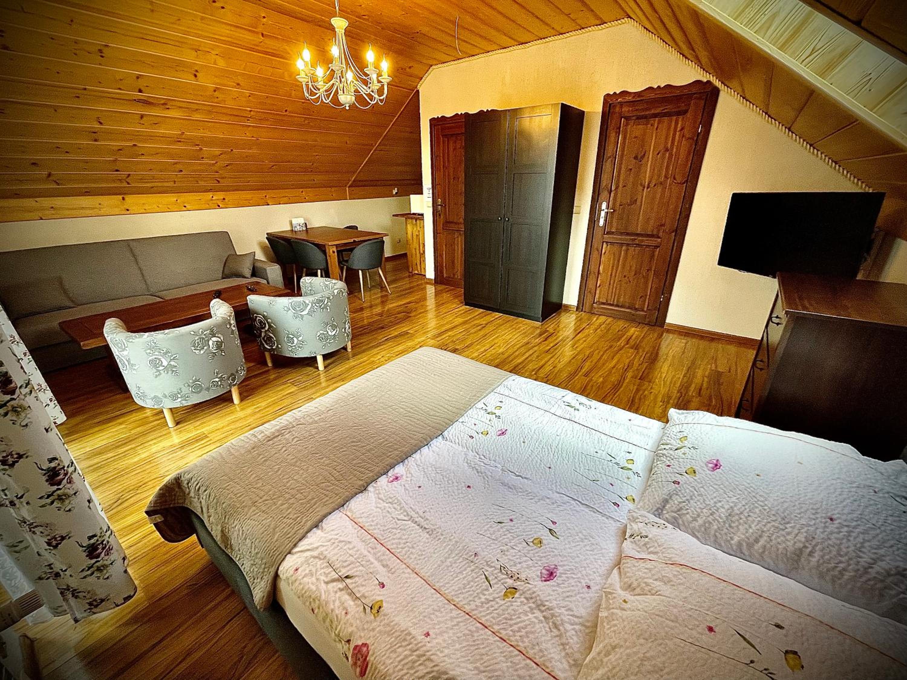 Studio Apartment photo 3