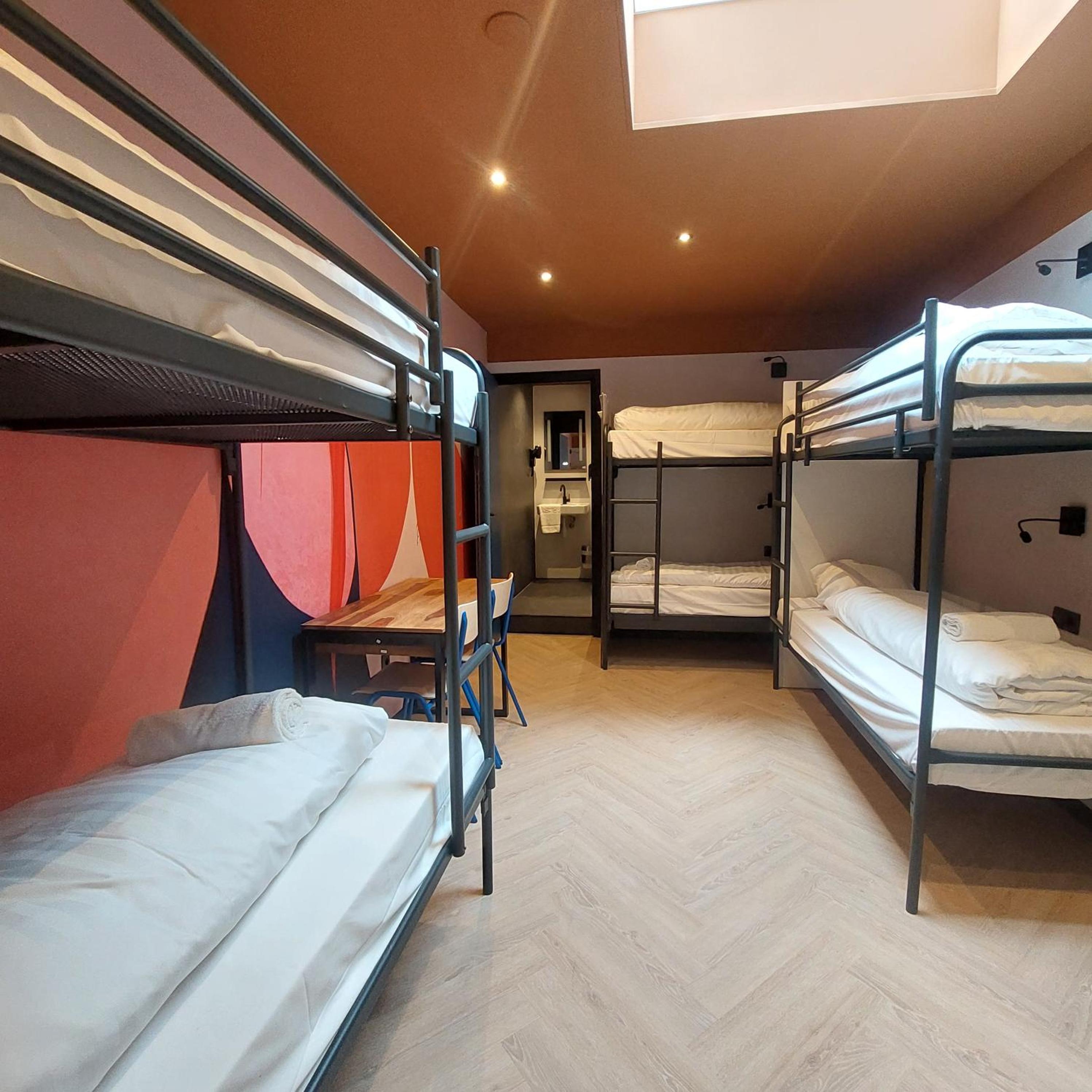 Private Room (6 Adults) thumbnail 6