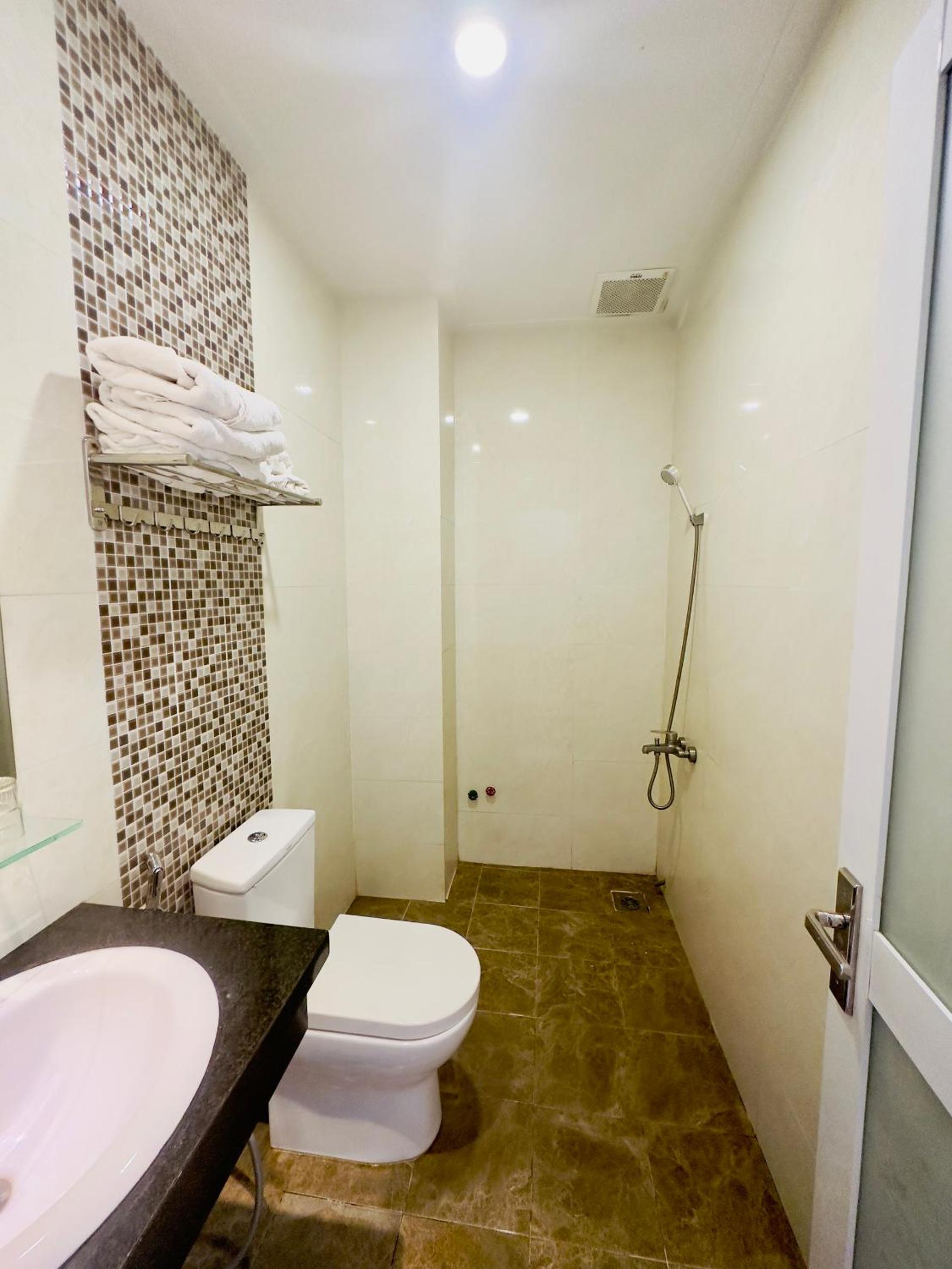 Double Room - Photo 7