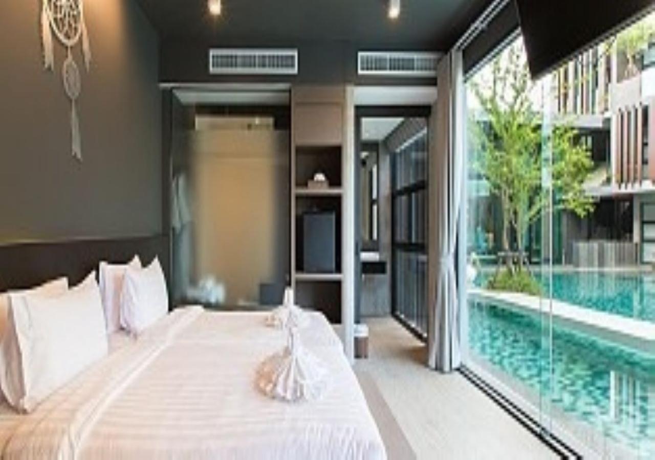 Grand Deluxe Double Room with Pool Access