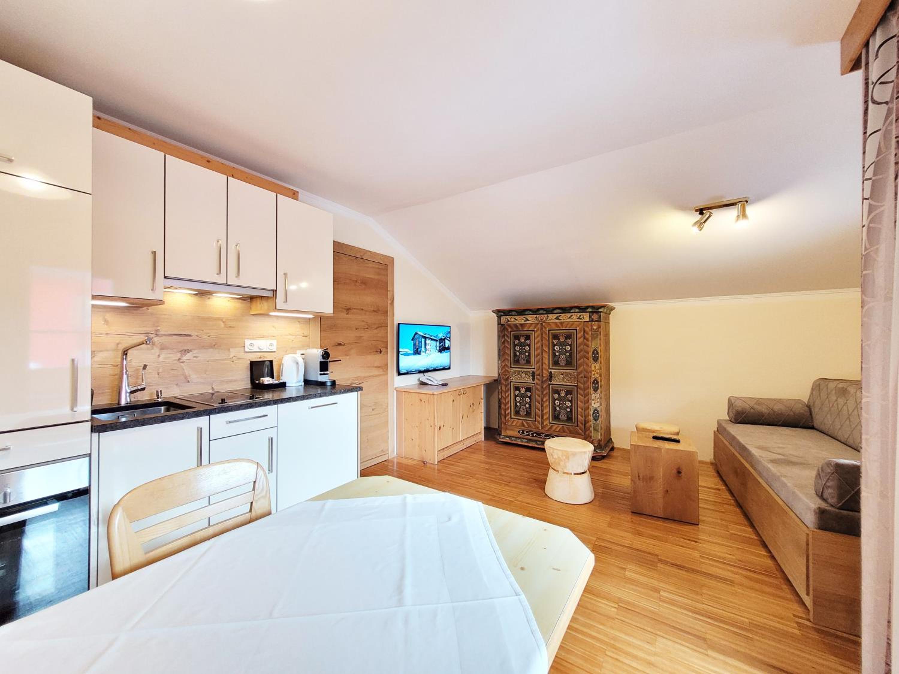 One-Bedroom Apartment photo 1