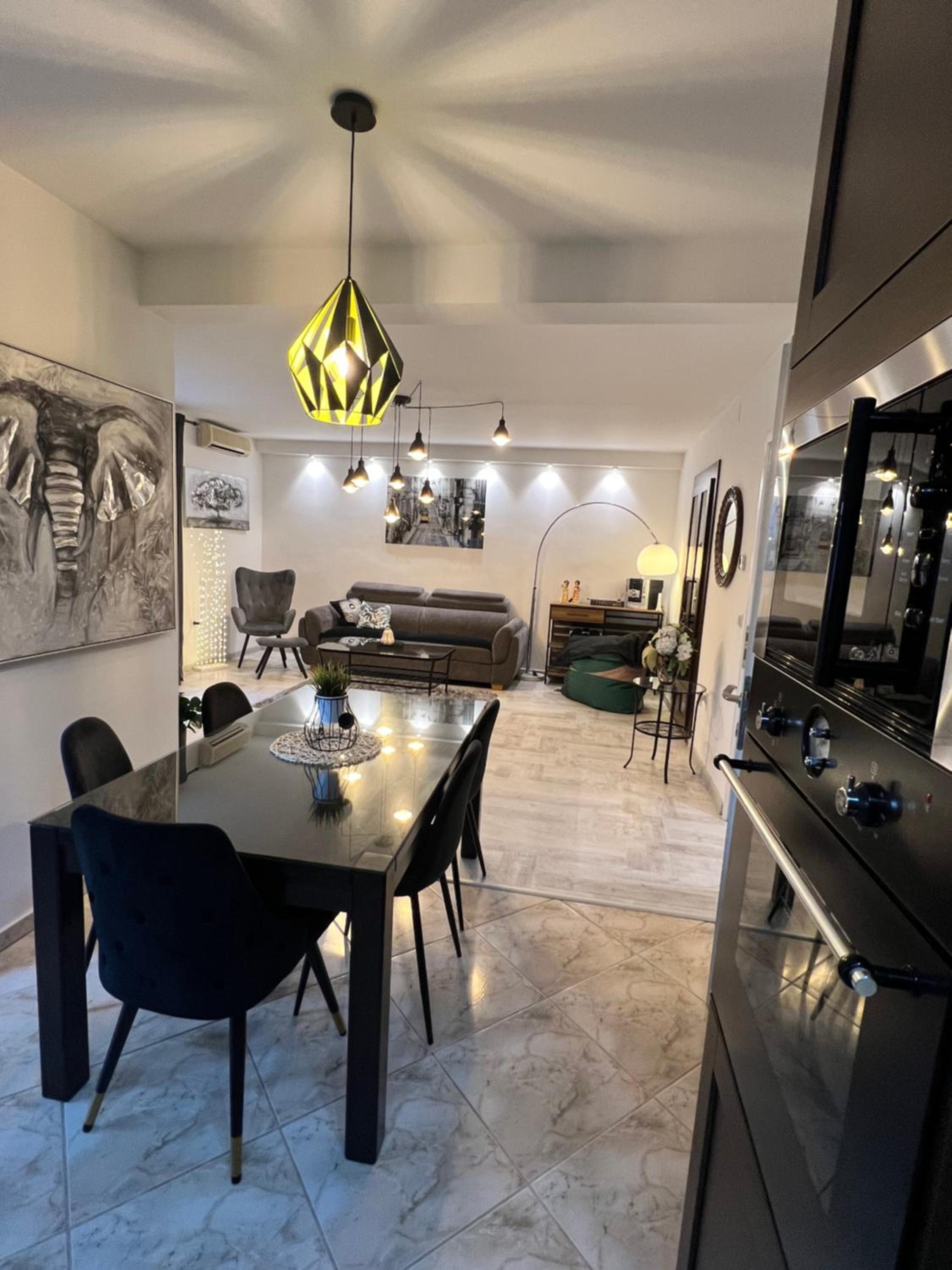 One-Bedroom Apartment - Photo 14