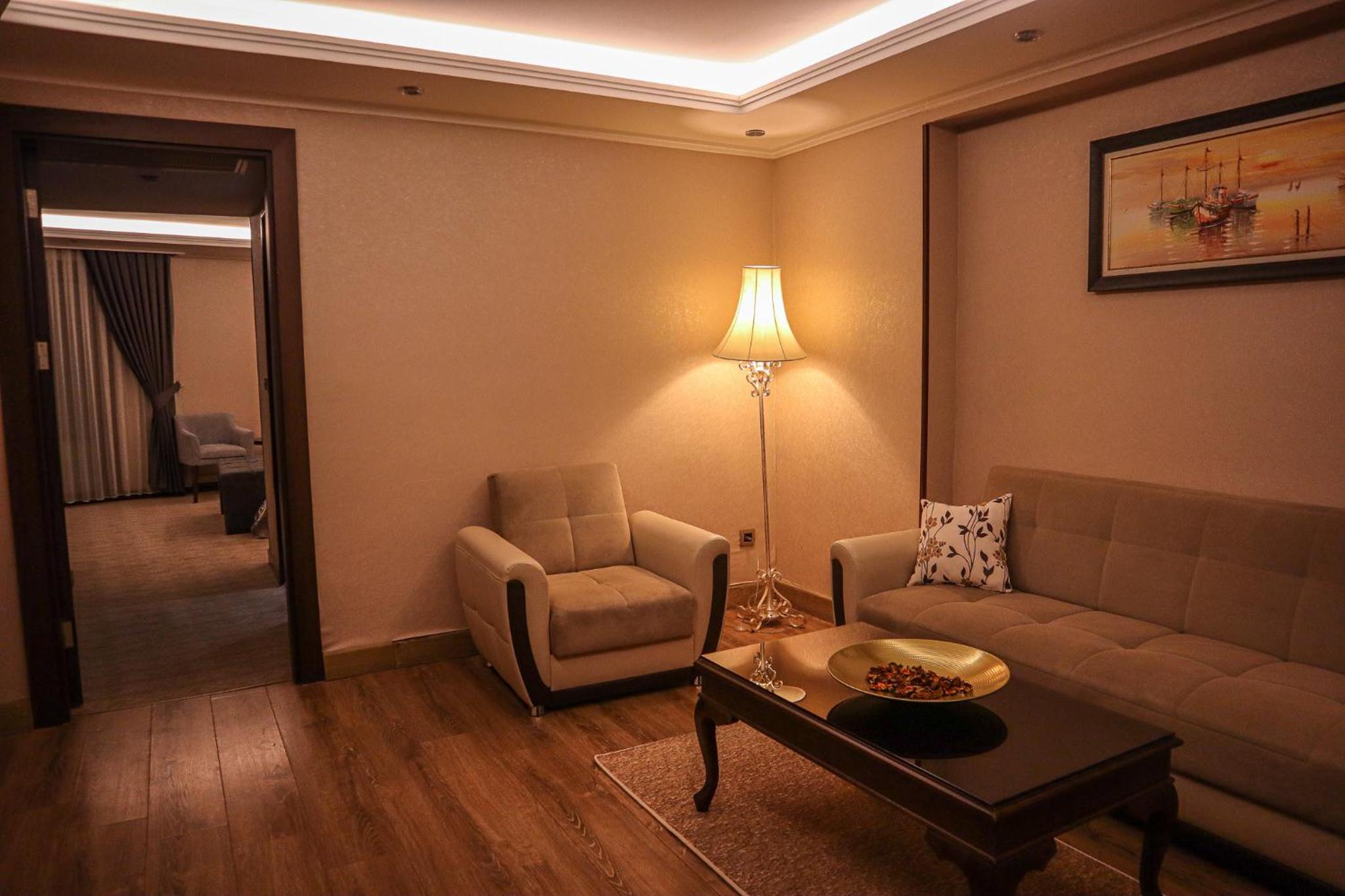 Standard Suite - Photo 2