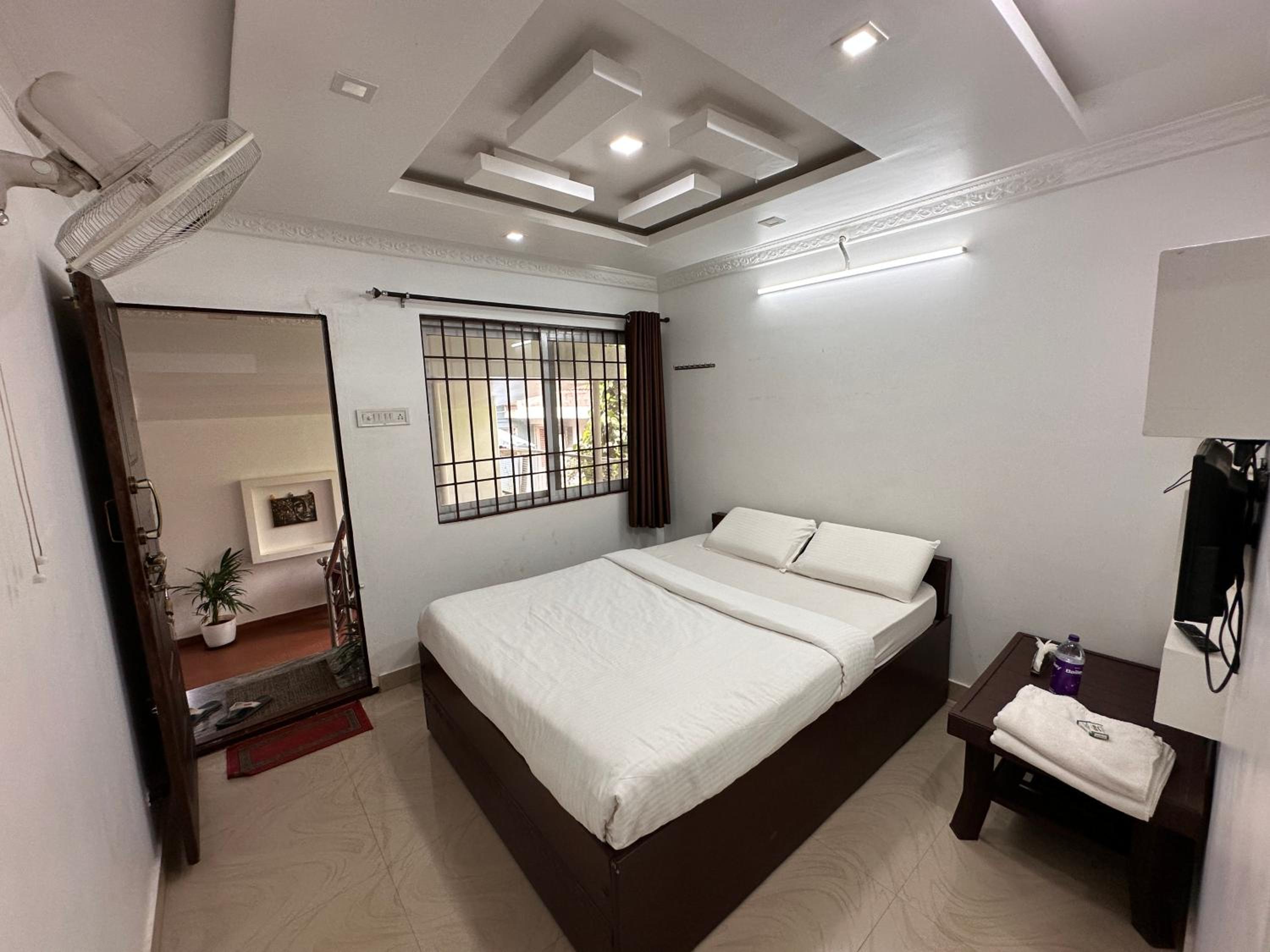 Budget Double Room photo 3