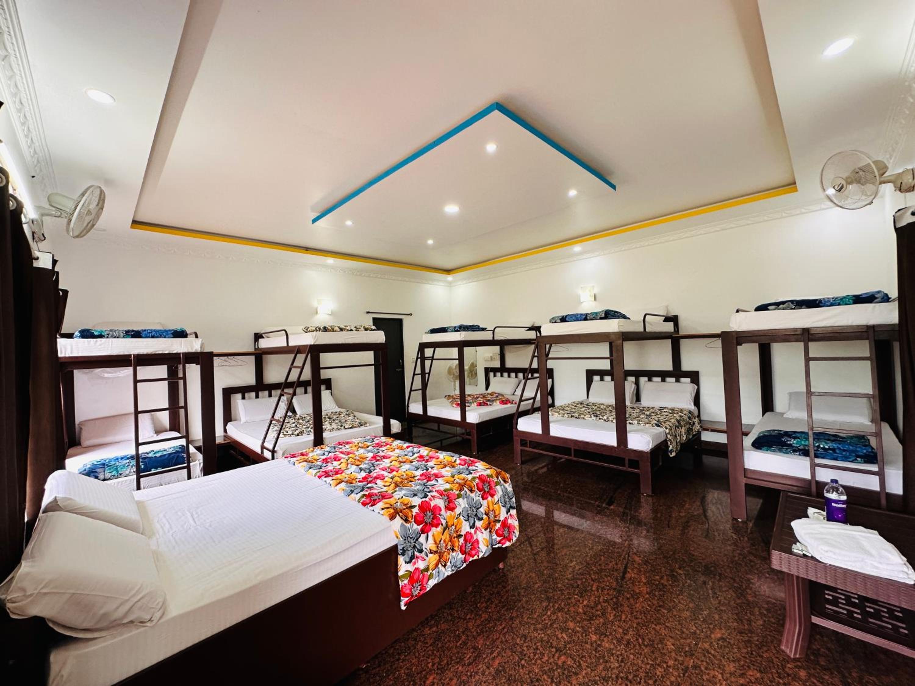 Mixed Dormitory Room photo 2