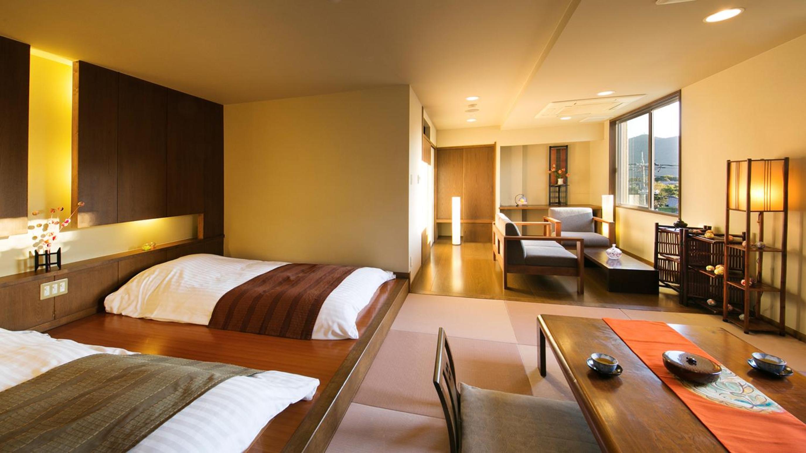 Designer's Twin Room with Tatami Area and Shared Bath