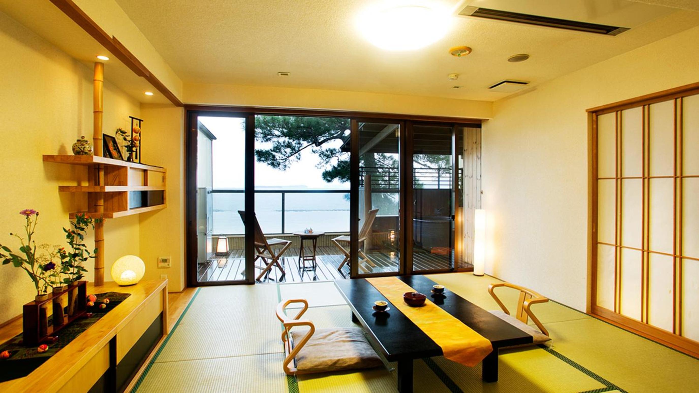 Japanese-Style Quadruple Room with Open-Air Hot Spring Bath, Ocean View【Fukujuso】【Hinagiku】