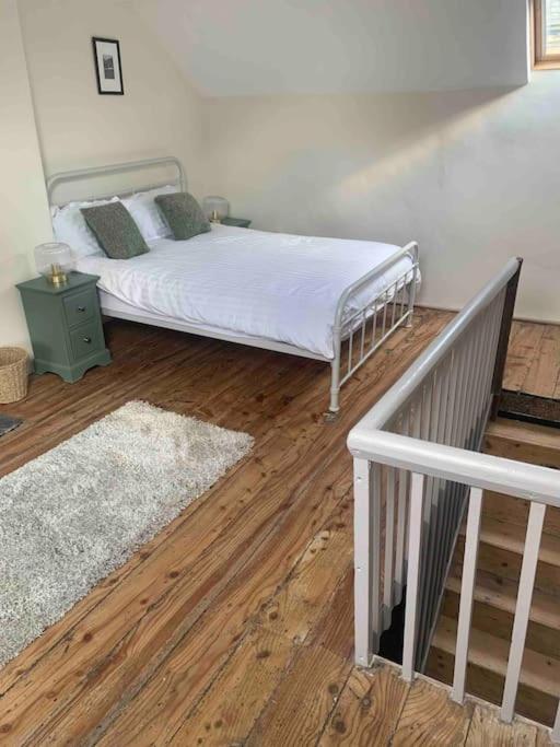 Three-Bedroom House photo 3