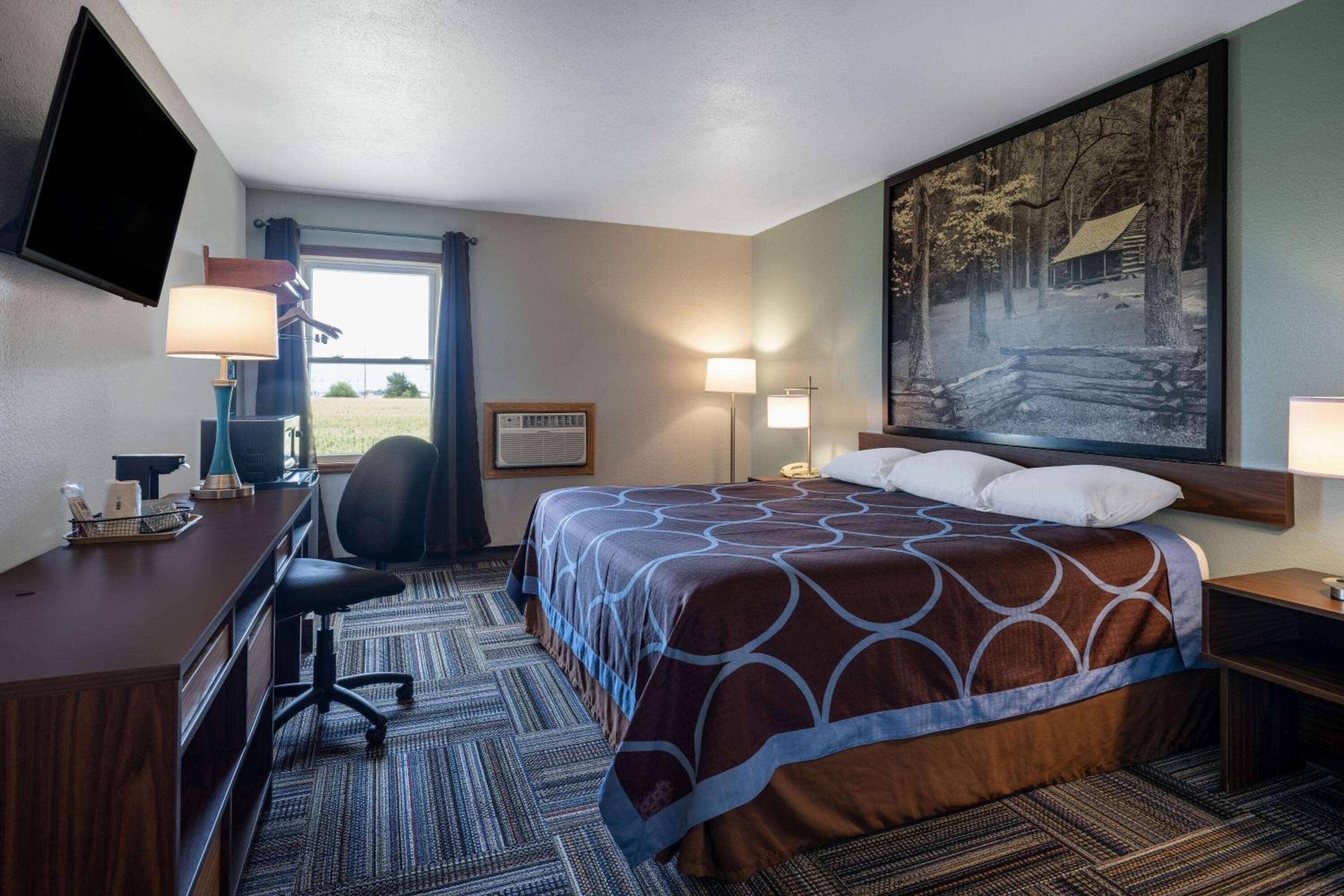 King Room - Non-Smoking - Photo 1