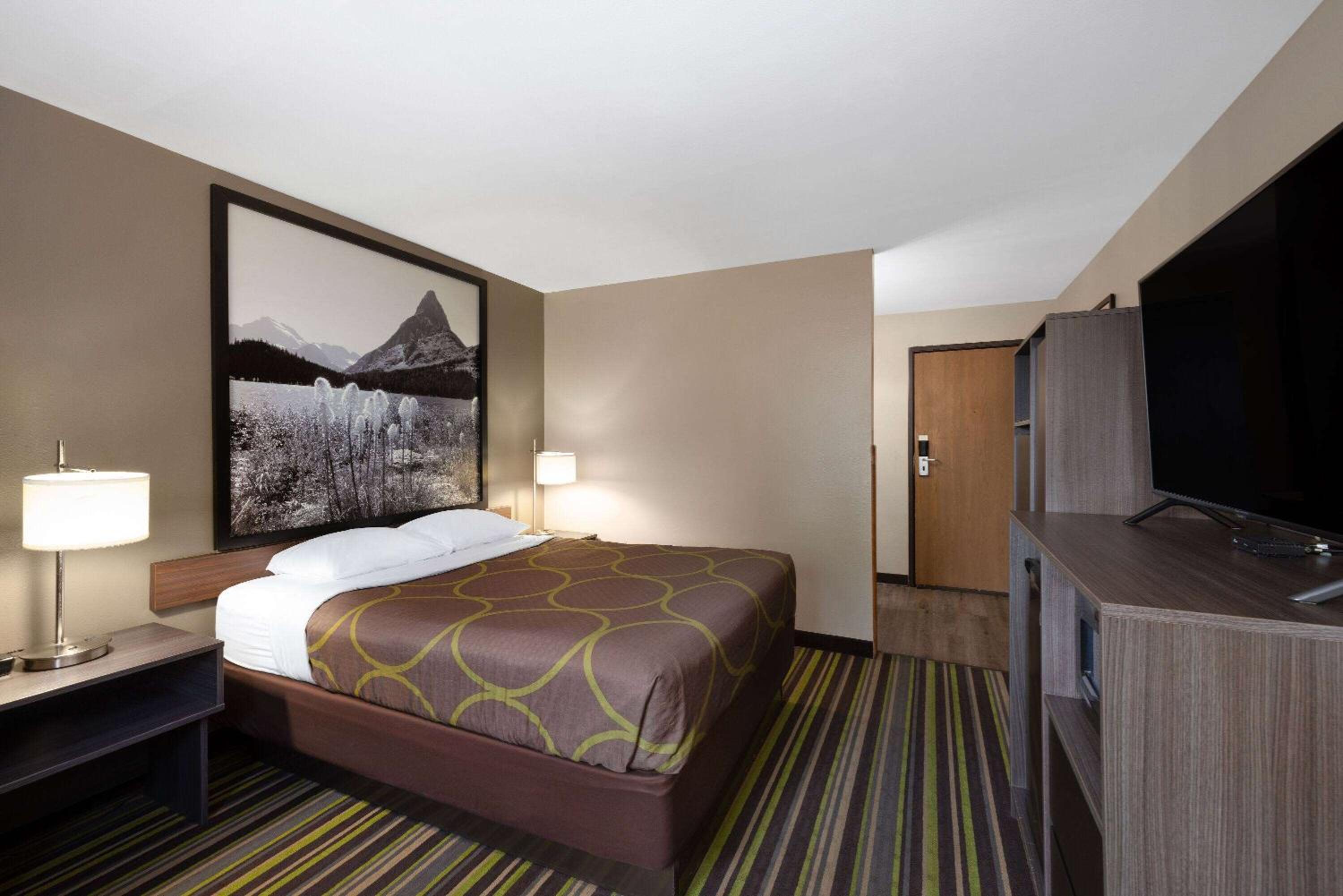 Queen Room - Mobility Access/Non-Smoking - Photo 1