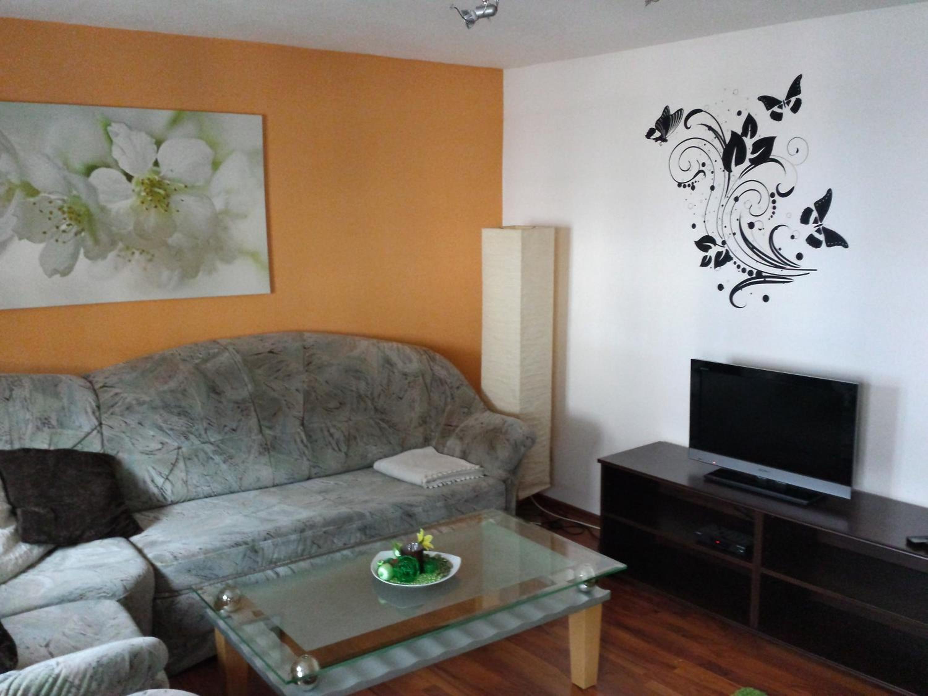 Apartment with Shower - Photo 2