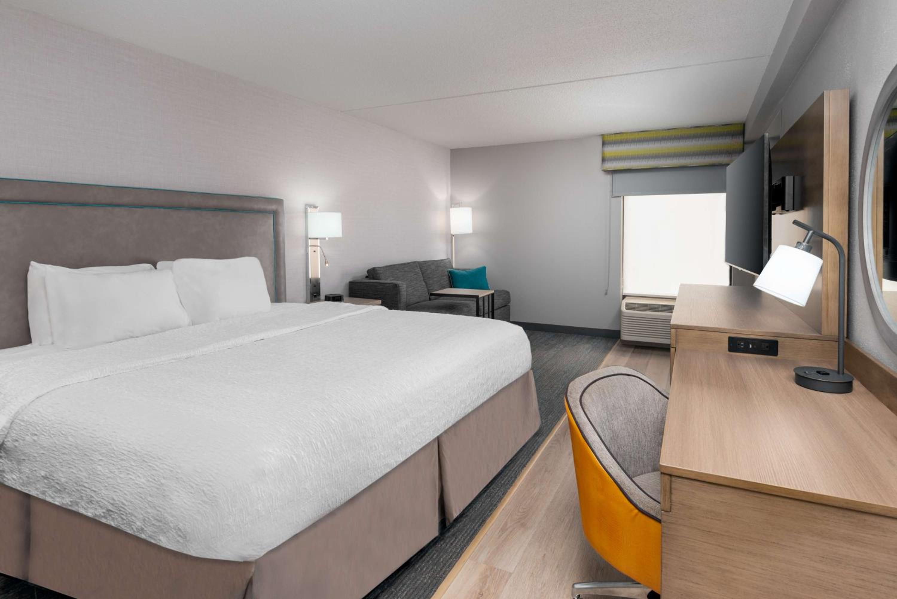 King Room With Sofa Bed and Peloton - Photo 4