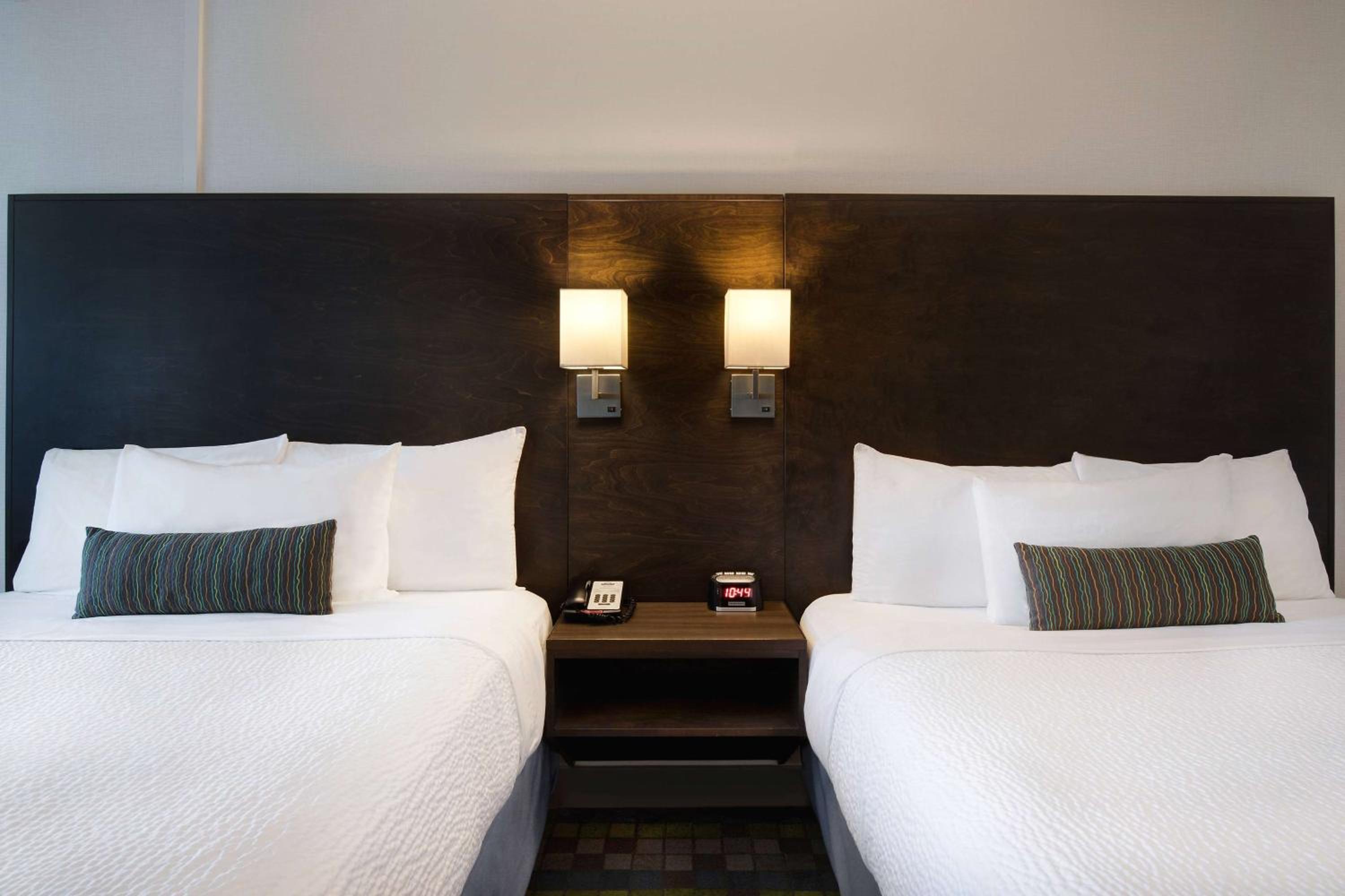 Efficiency Room with Two Double Beds, Non-Smoking - Photo 1