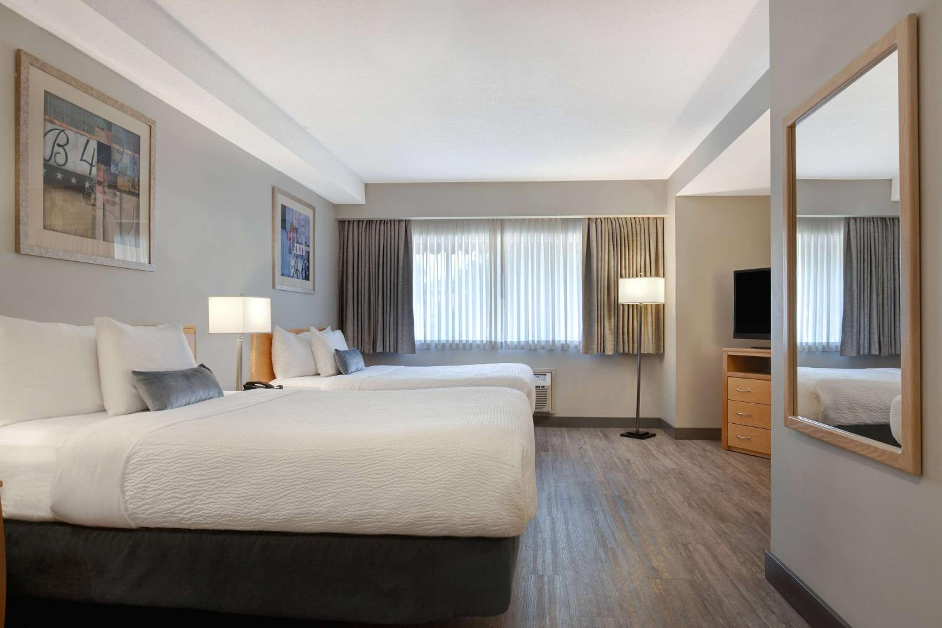 Queen Room with Two Queen Beds - Disability Access/Non-Smoking - Photo 1