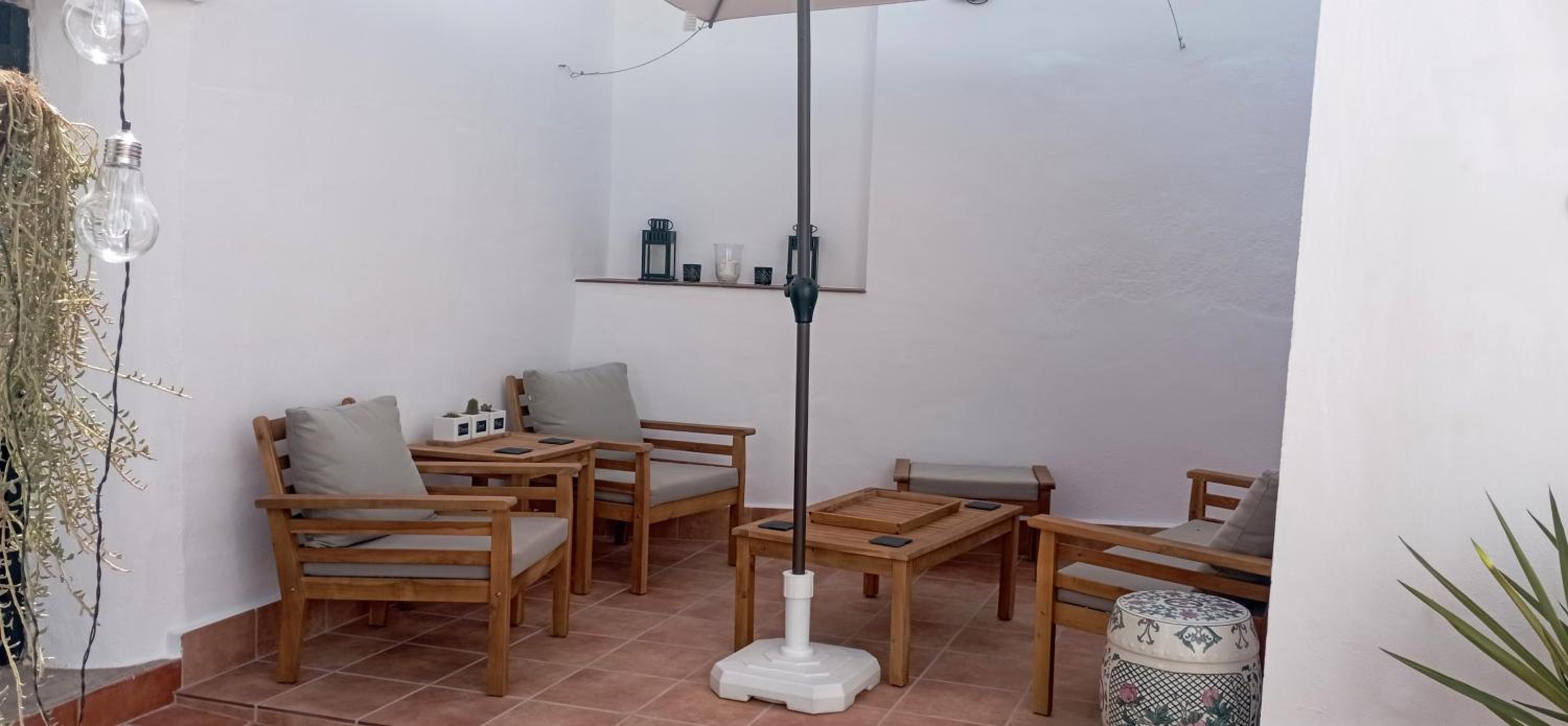 Deluxe Double Room with Shower photo 2