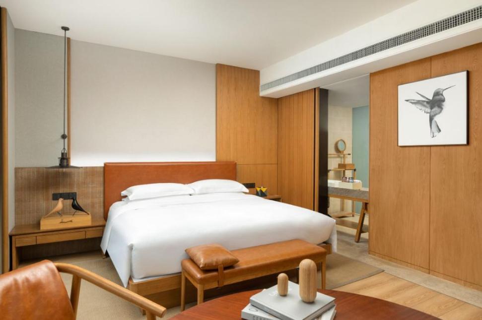 Premium King Room - Photo 1