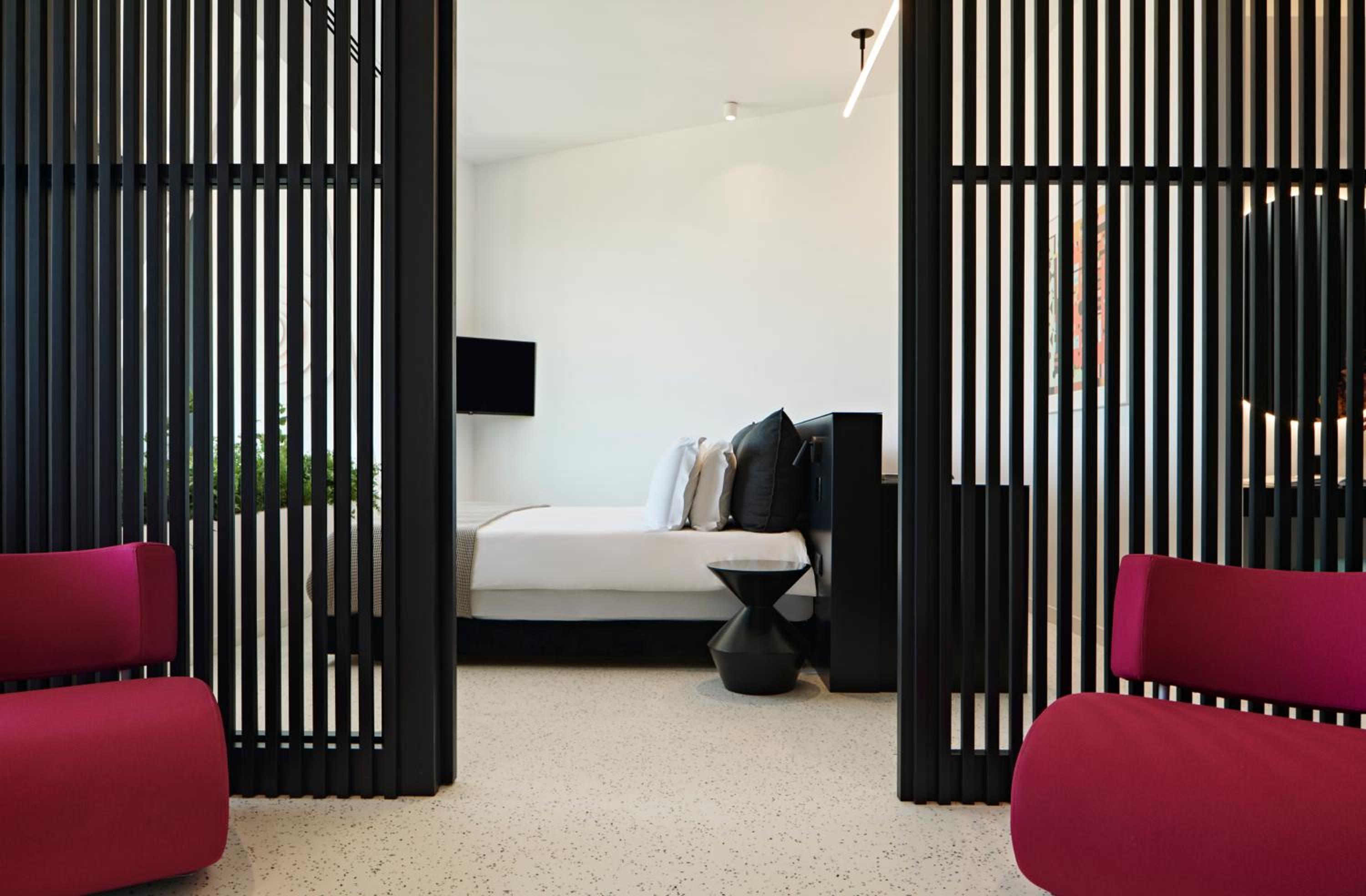Executive Suite - Photo 7