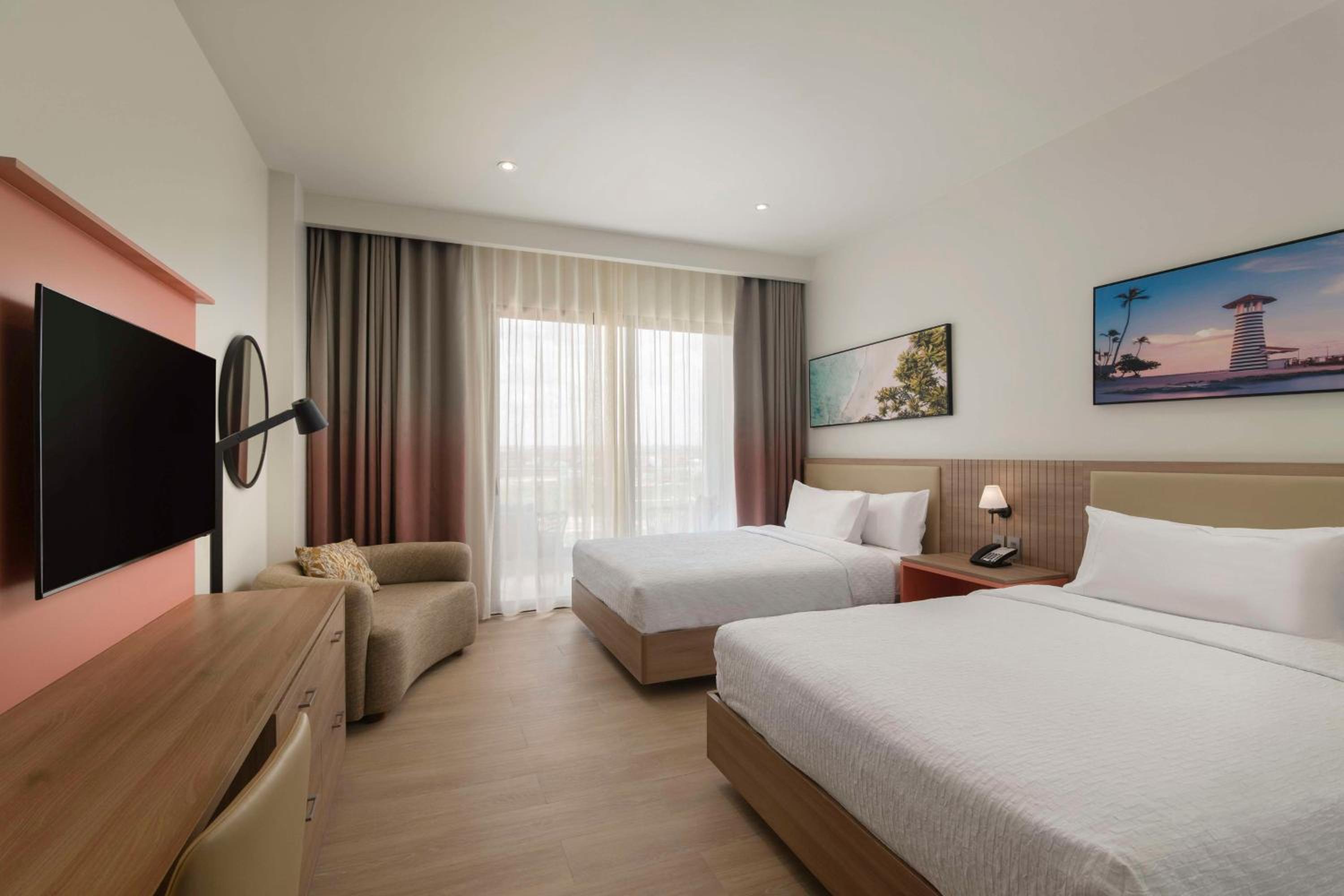 Queen Room with Two Queen Beds - City View - Photo 6