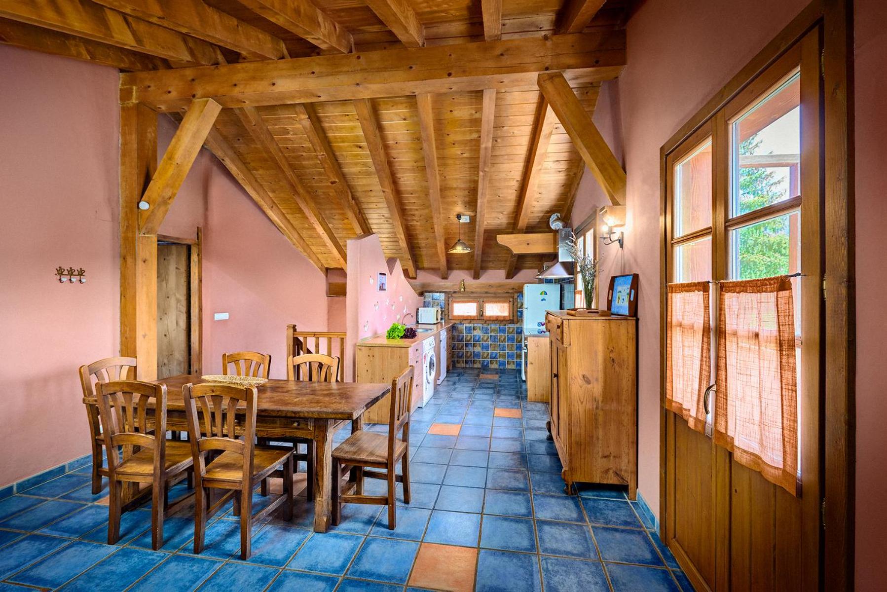 Apartment with Mountain View photo 3