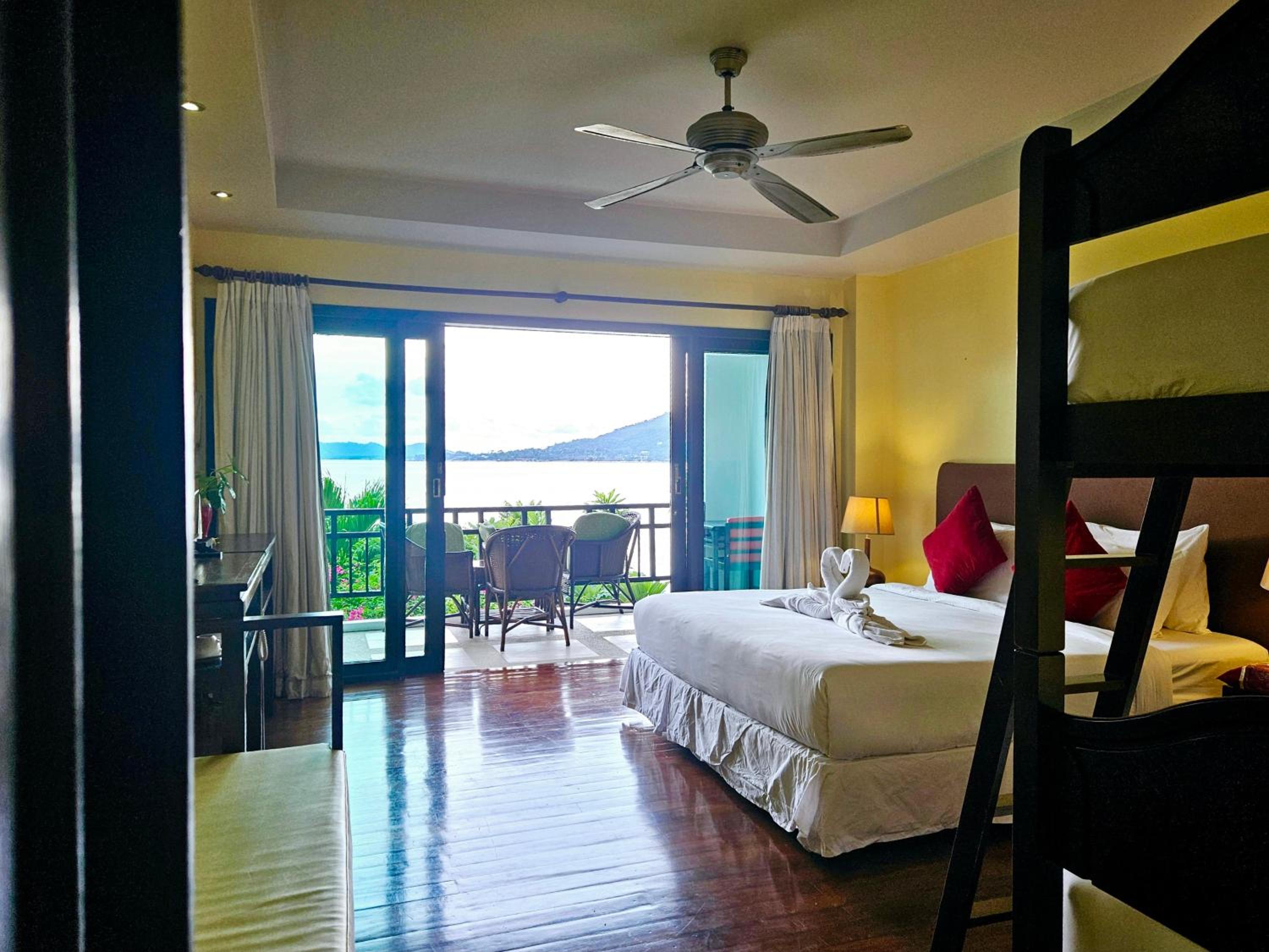 Family Room with Sea View - Photo 6