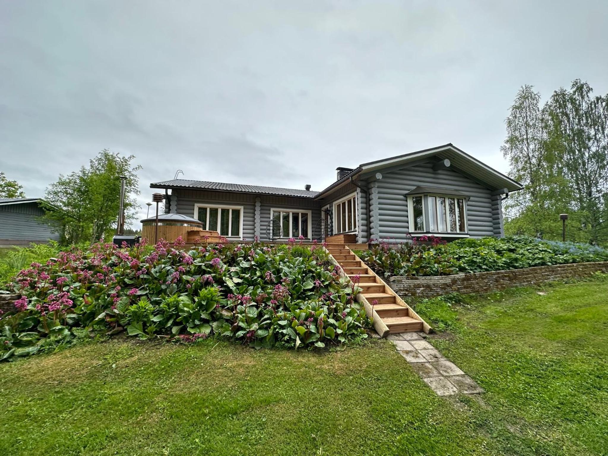 Three-Bedroom Villa photo 2
