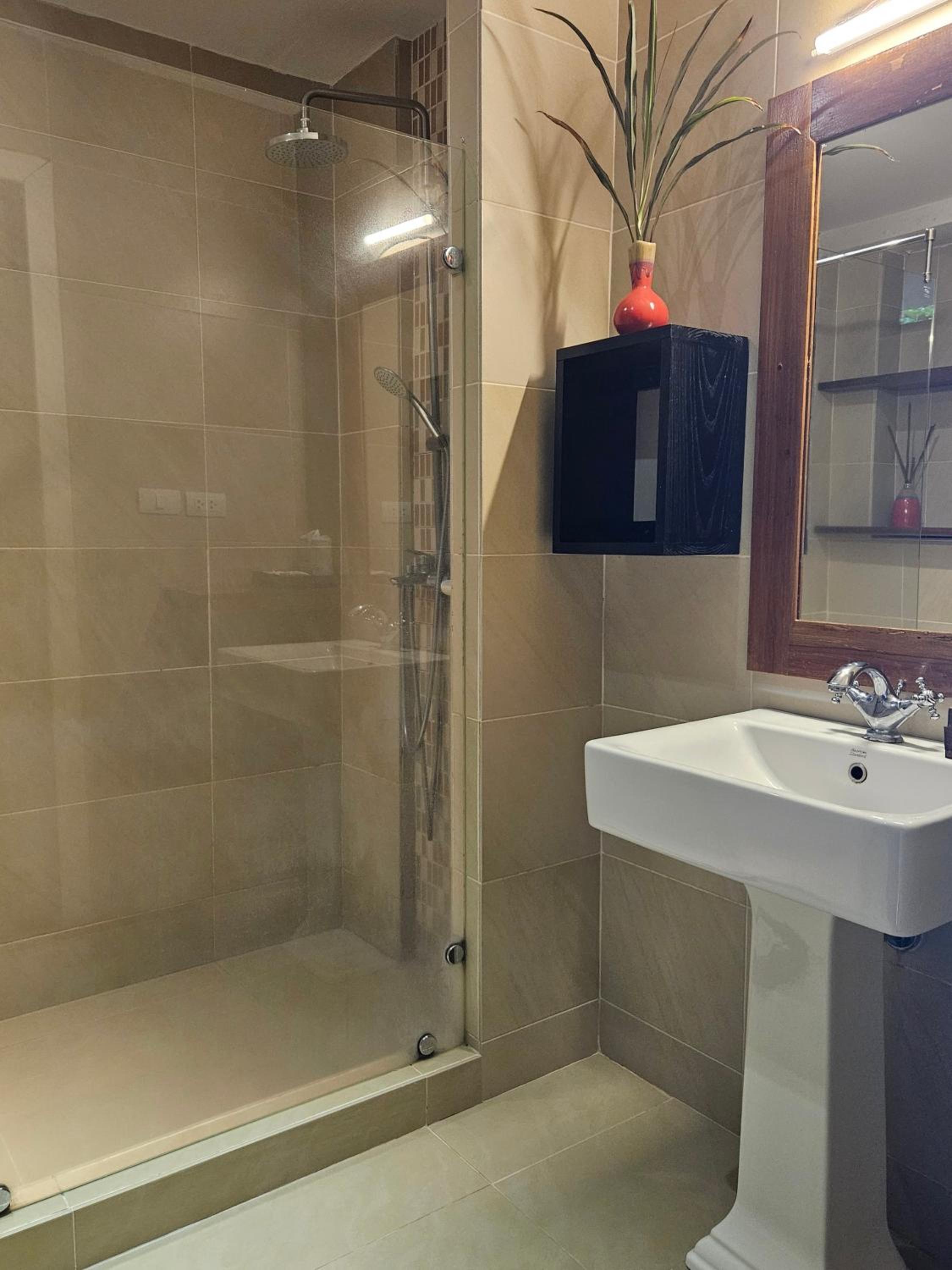 Deluxe Double Room with Sea View - Photo 7