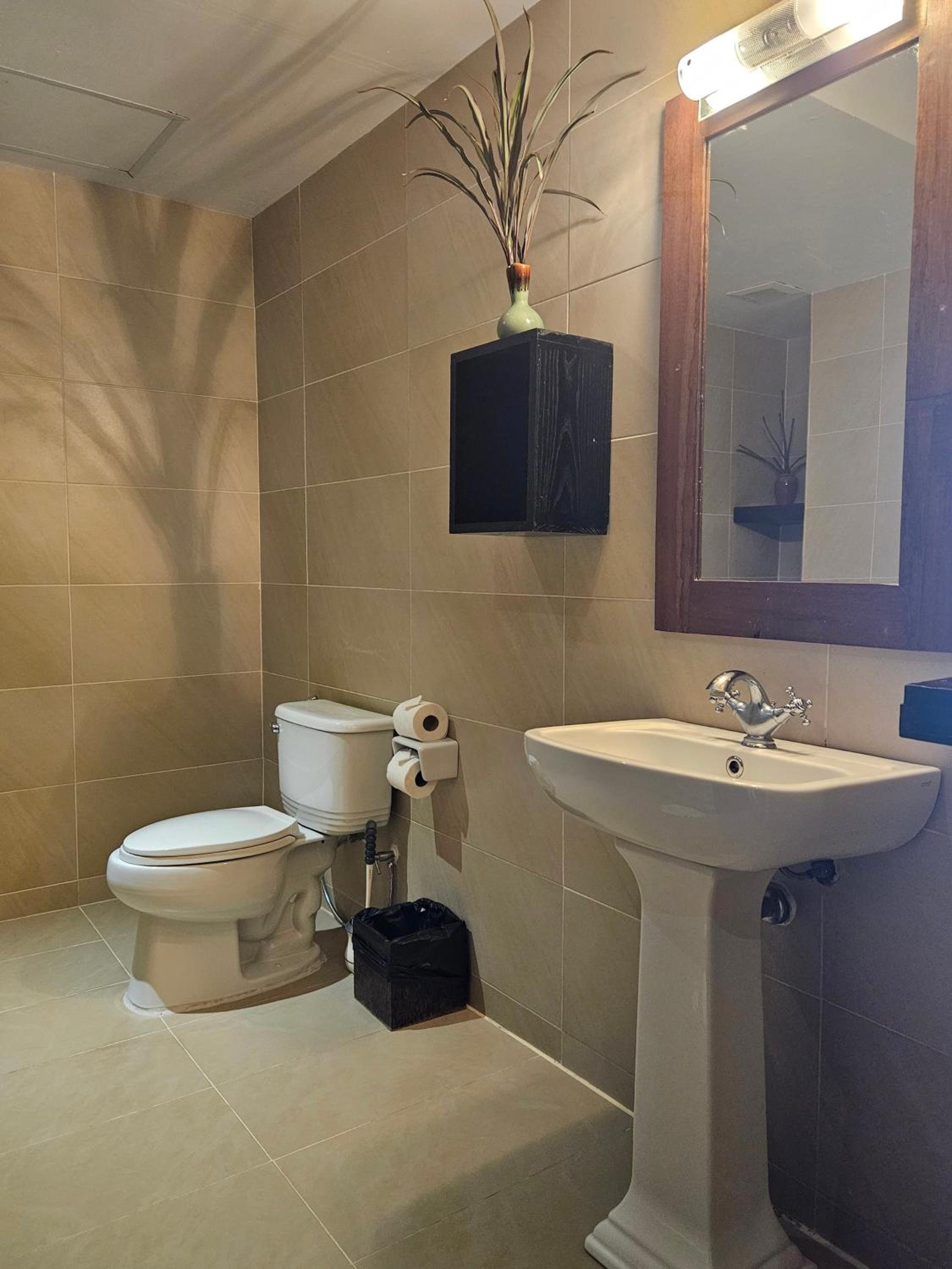 Deluxe Double Room with Sea View - Photo 10