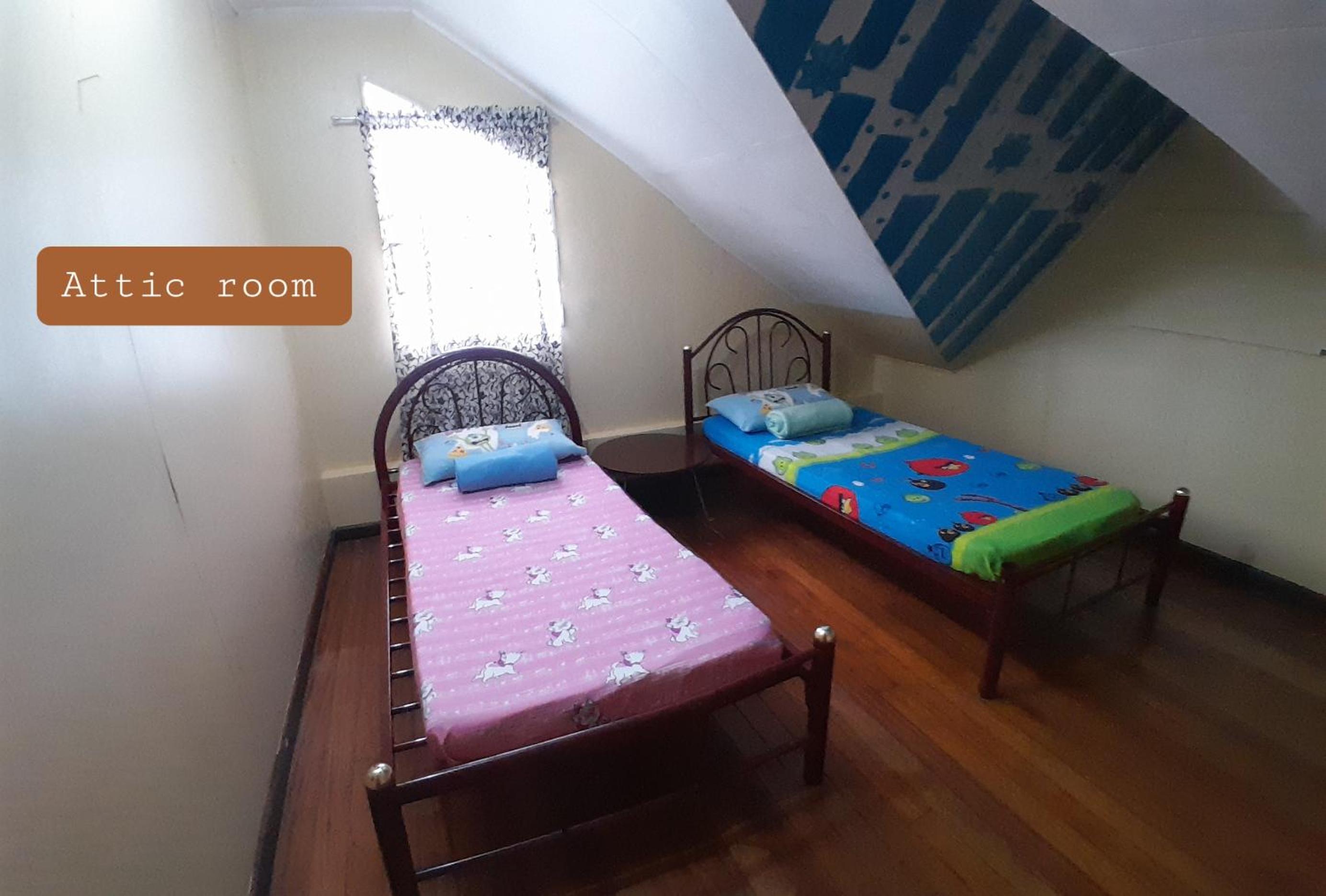 Five-Bedroom House - Photo 8