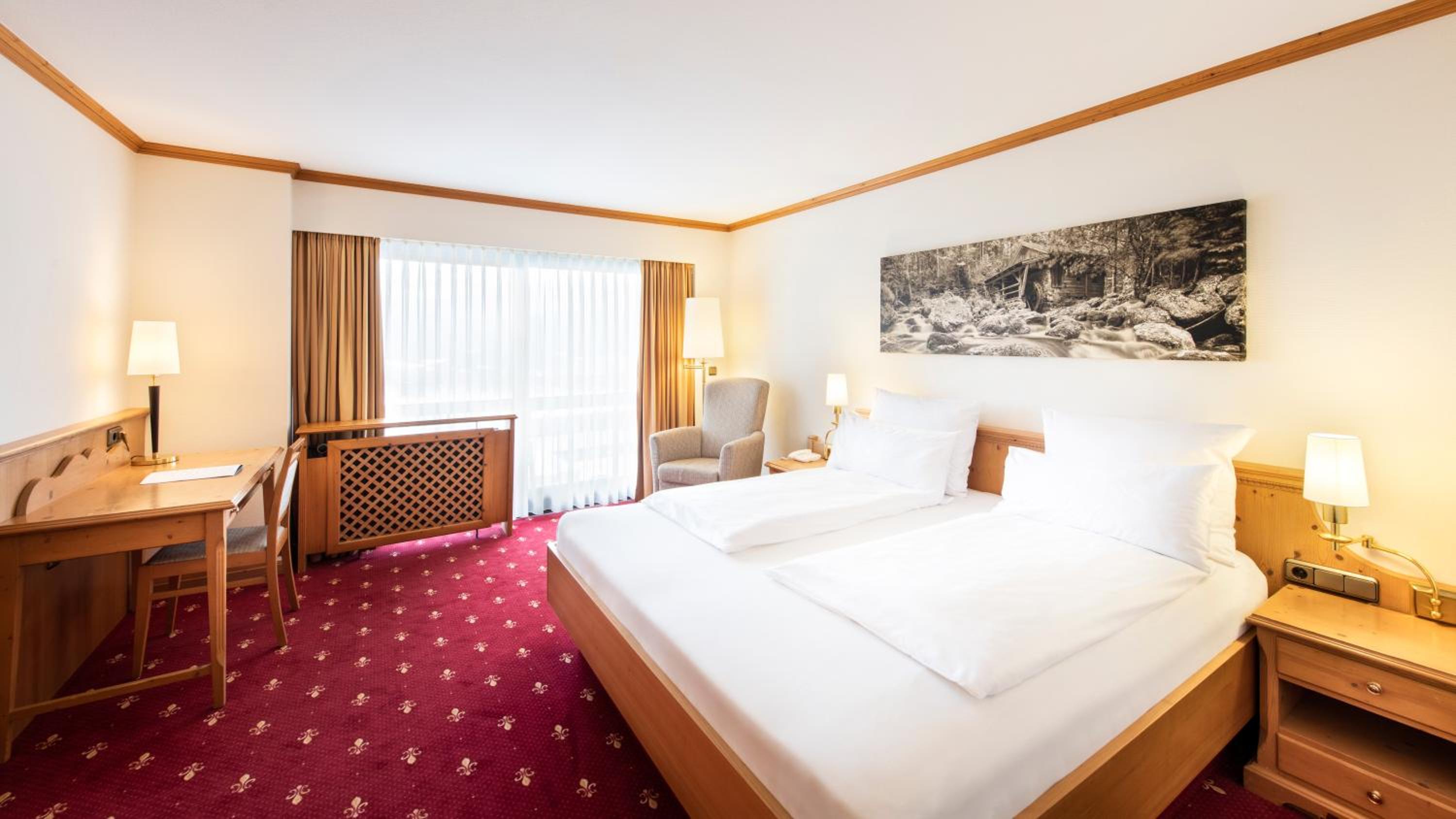 Panoramic Suite with Balcony - Photo 1