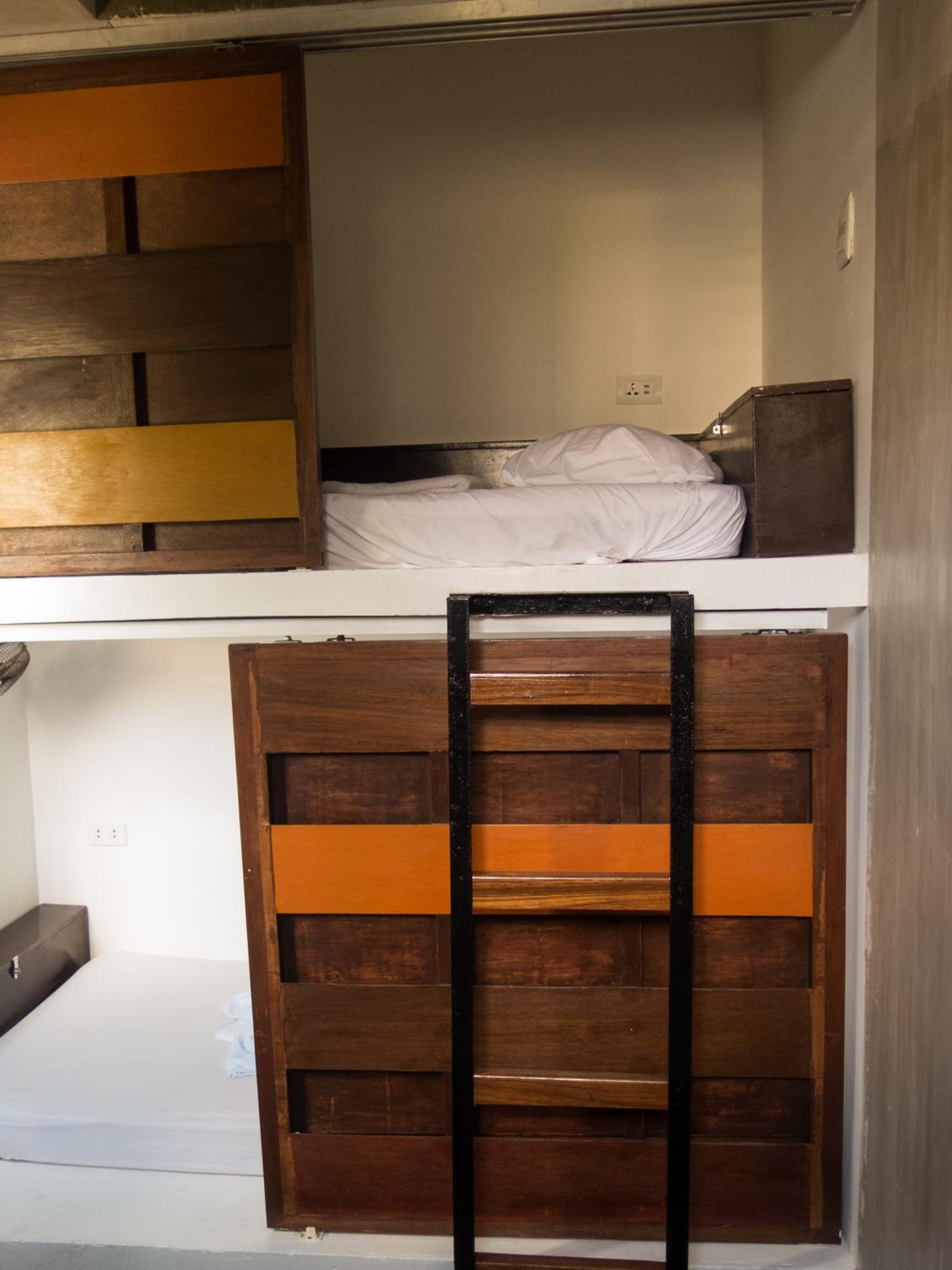 Single Bed in Mixed Dormitory Room photo 1