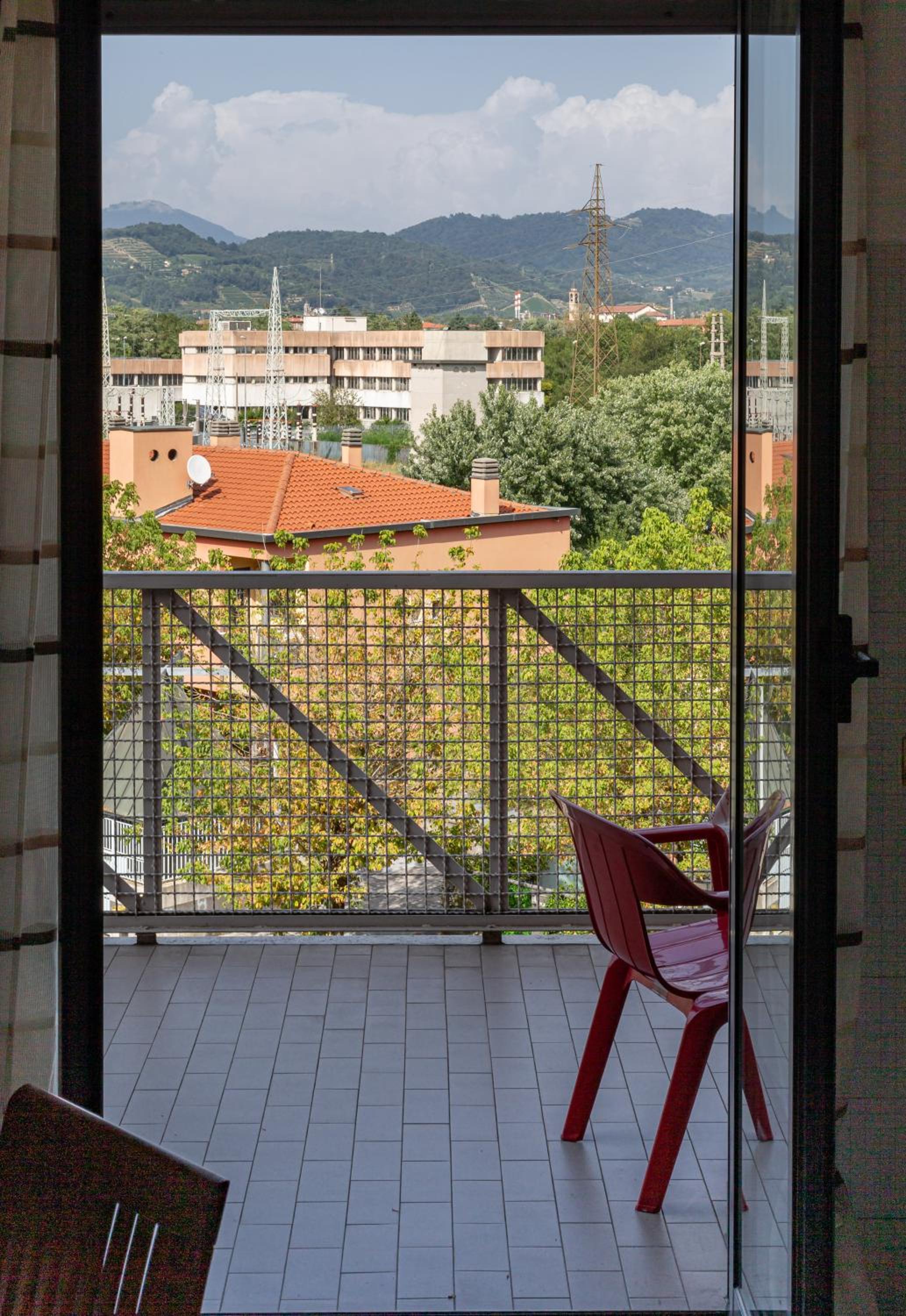 Apartment With Mountain View photo 2