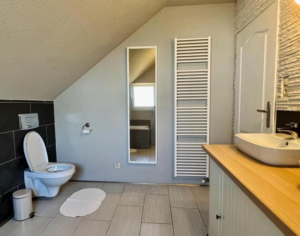 Three-Bedroom House photo 3