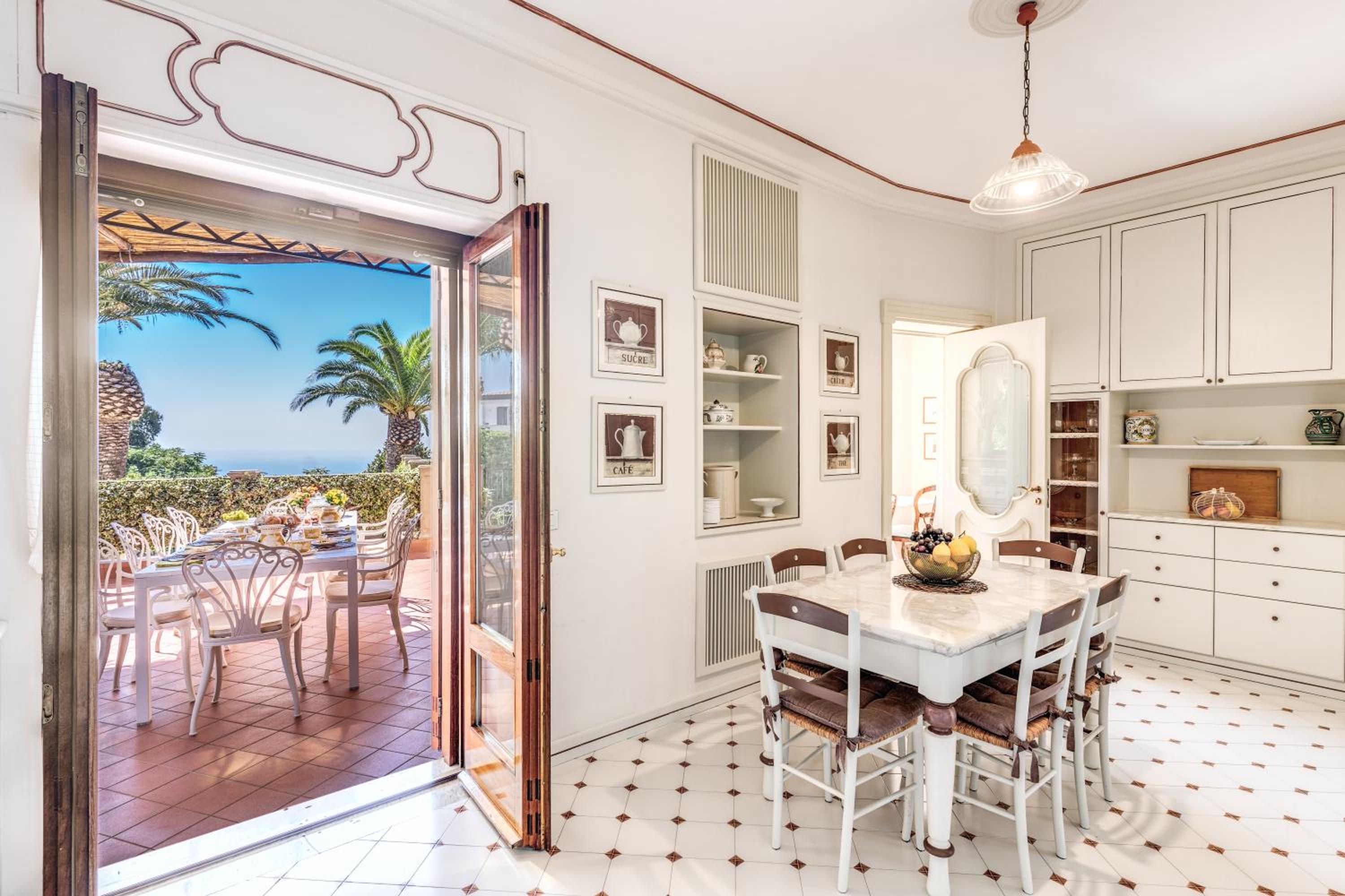 Villa with Sea View photo 3