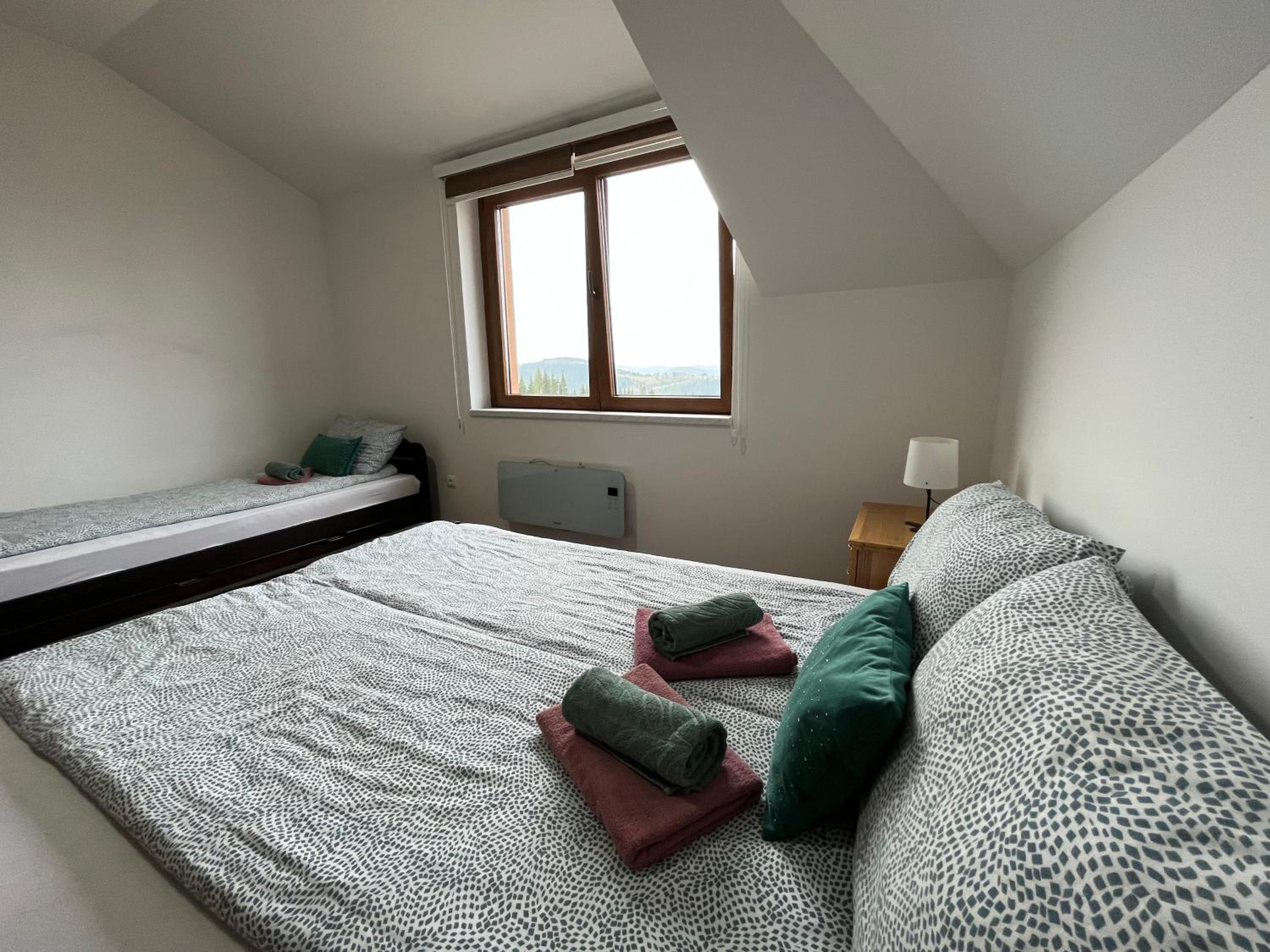 One-Bedroom Apartment photo 1