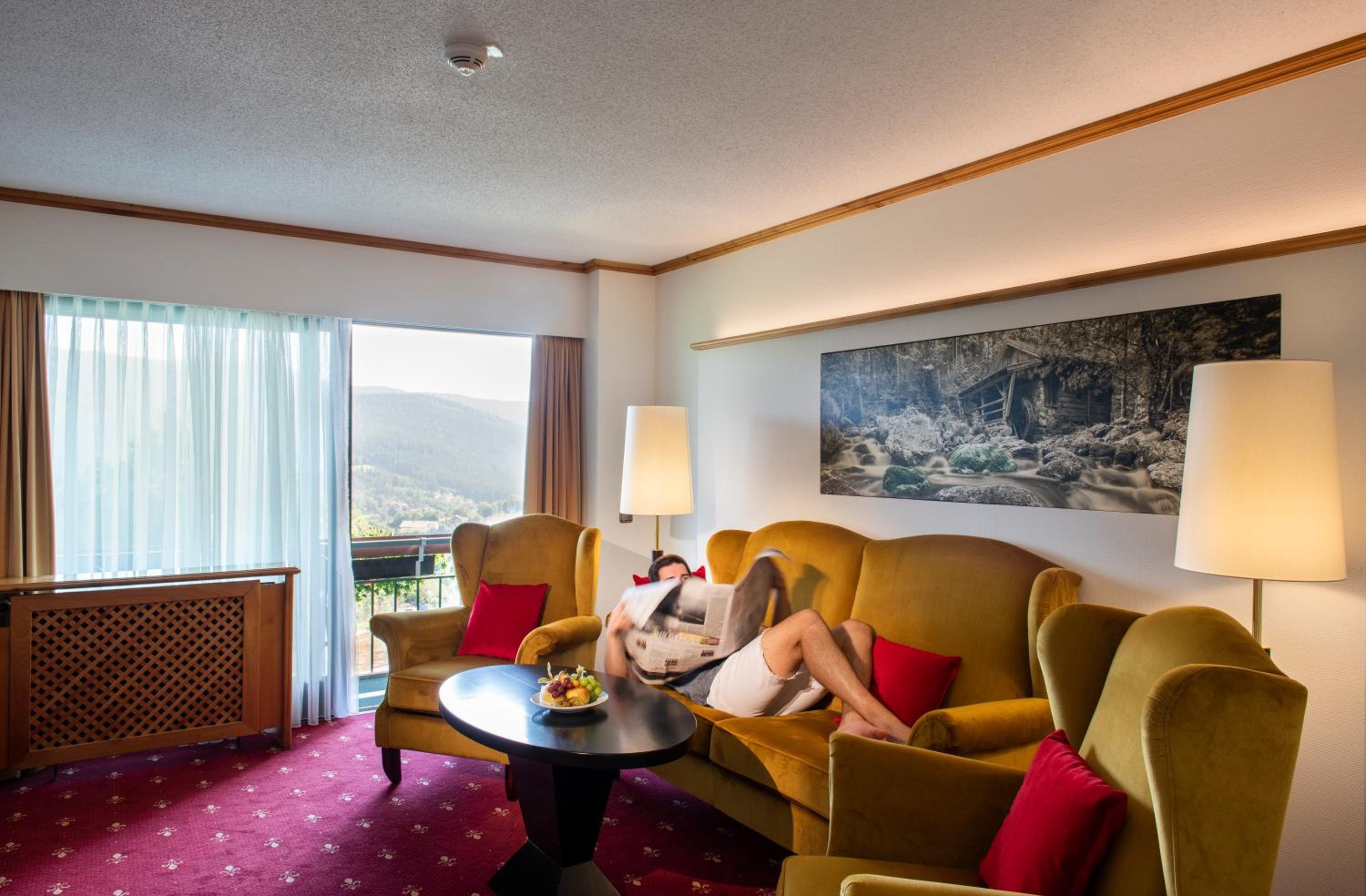 Panoramic Suite with Balcony - Photo 11